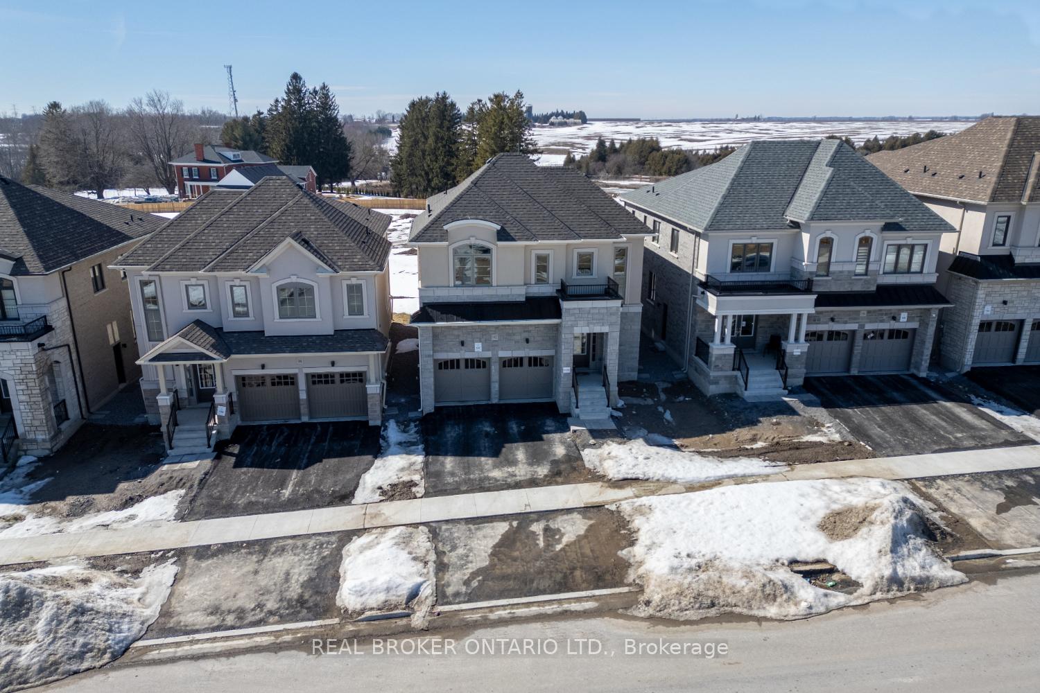 Photo 32 of 102 Belmont Drive, Clarington, Newcastle — HOMEH
