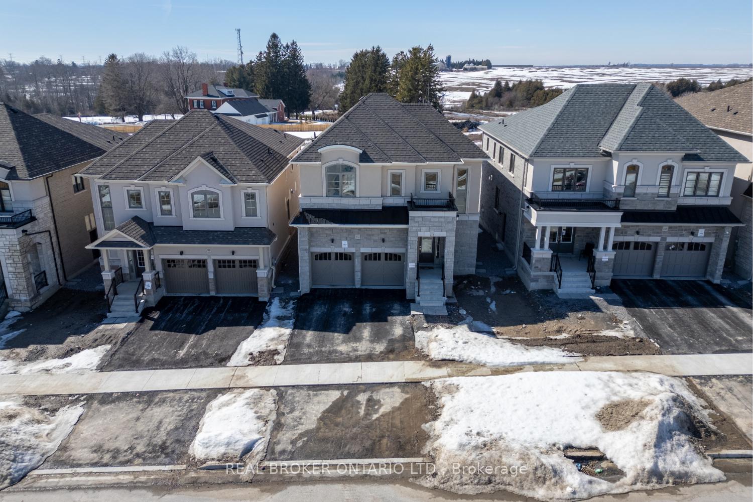 Photo 33 of 102 Belmont Drive, Clarington, Newcastle — HOMEH