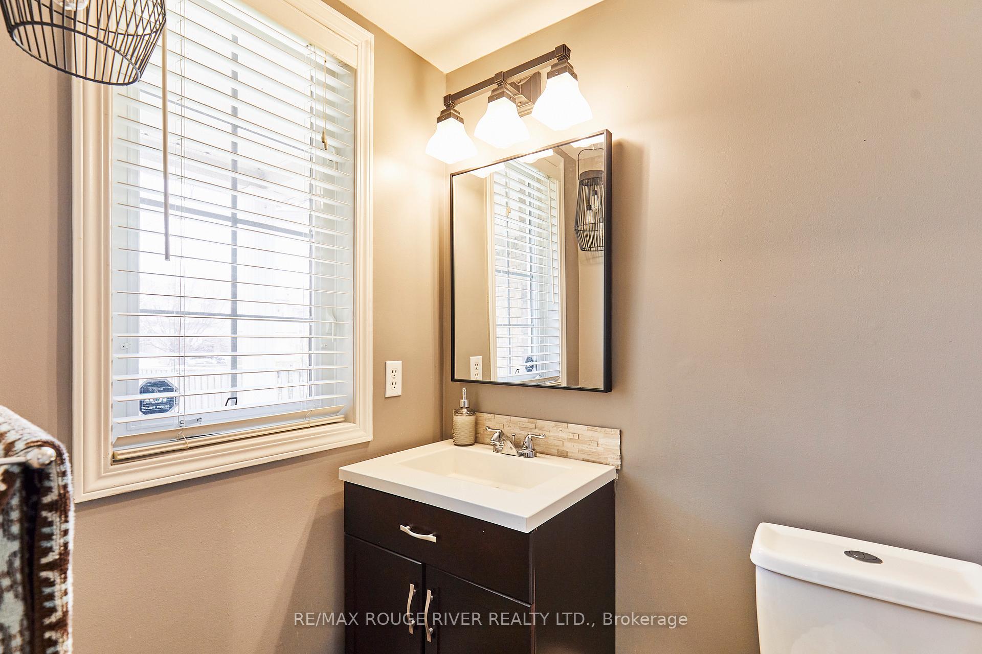 Photo 10 of 74 Madden Place, Clarington, Bowmanville — HOMEH