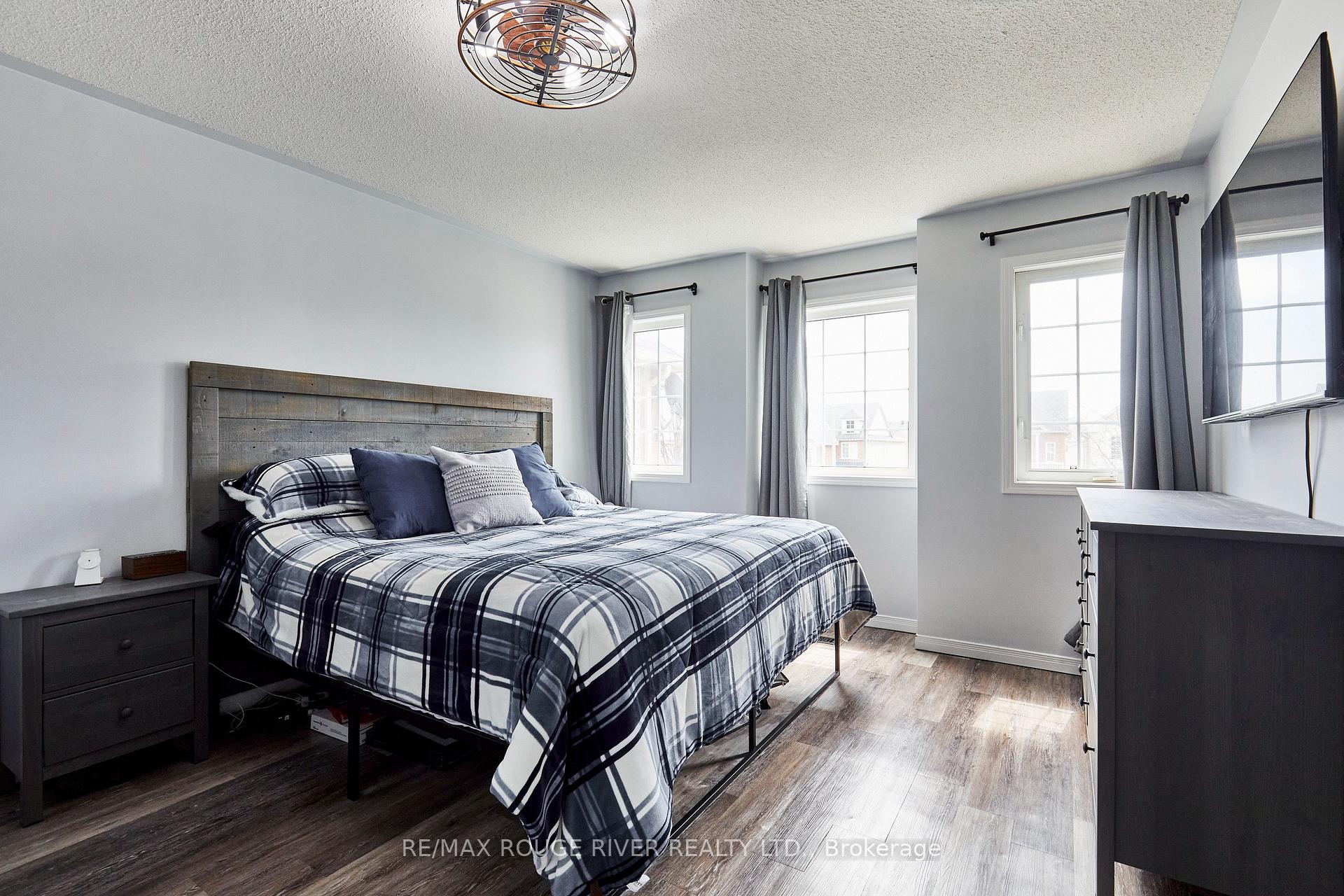 Photo 11 of 74 Madden Place, Clarington, Bowmanville — HOMEH