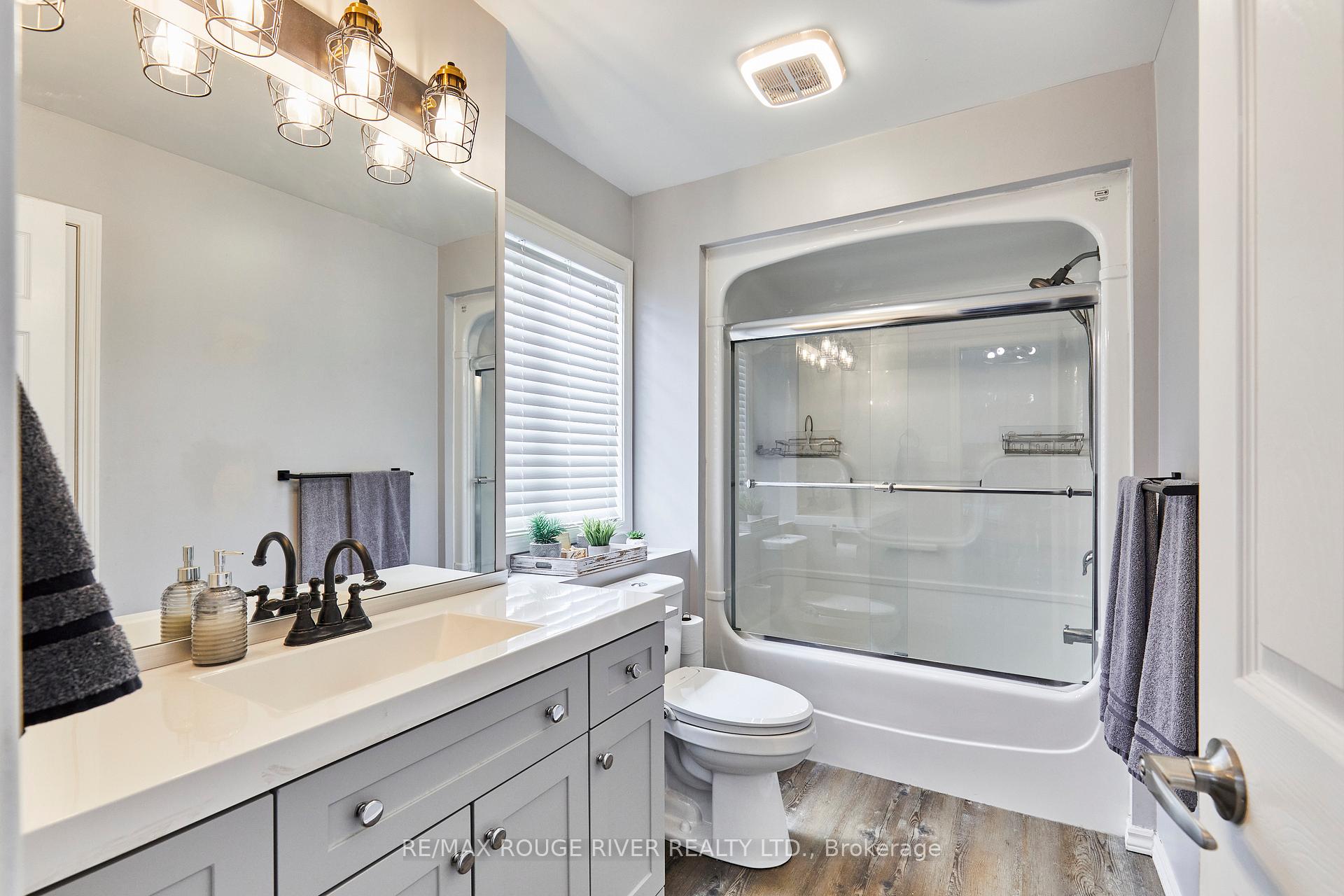 Photo 17 of 74 Madden Place, Clarington, Bowmanville — HOMEH