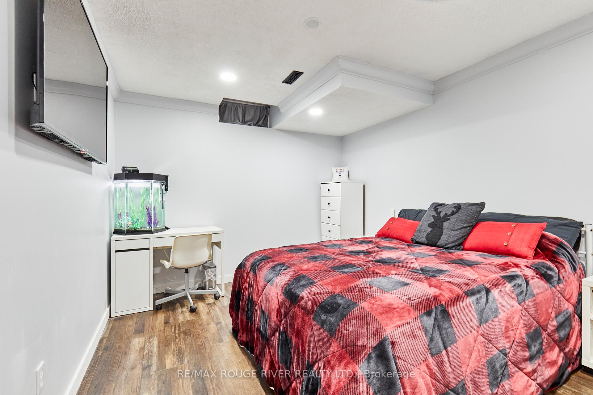 Photo 21 of 74 Madden Place, Clarington, Bowmanville — HOMEH