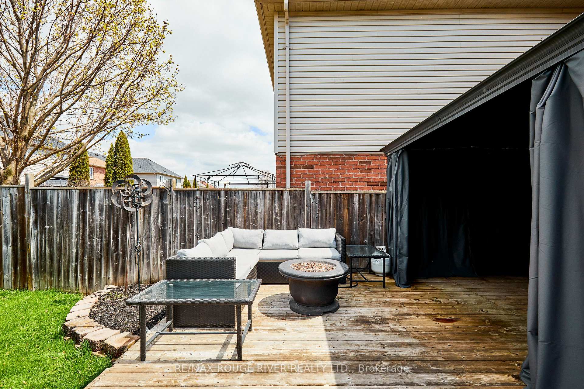 Photo 26 of 74 Madden Place, Clarington, Bowmanville — HOMEH