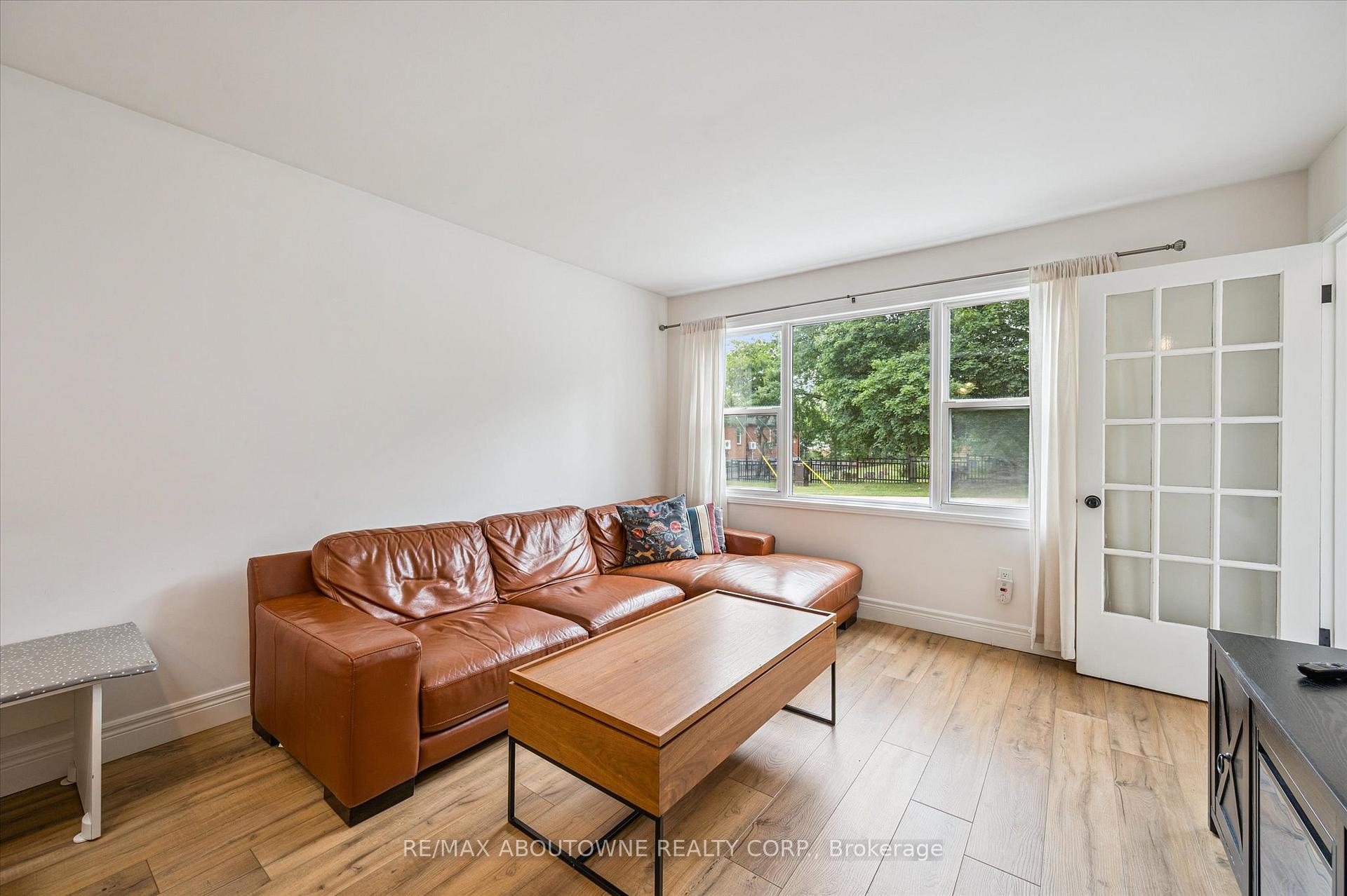 Photo 8 of 216 Bell Avenue, Hamilton, Bartonville — HOMEH
