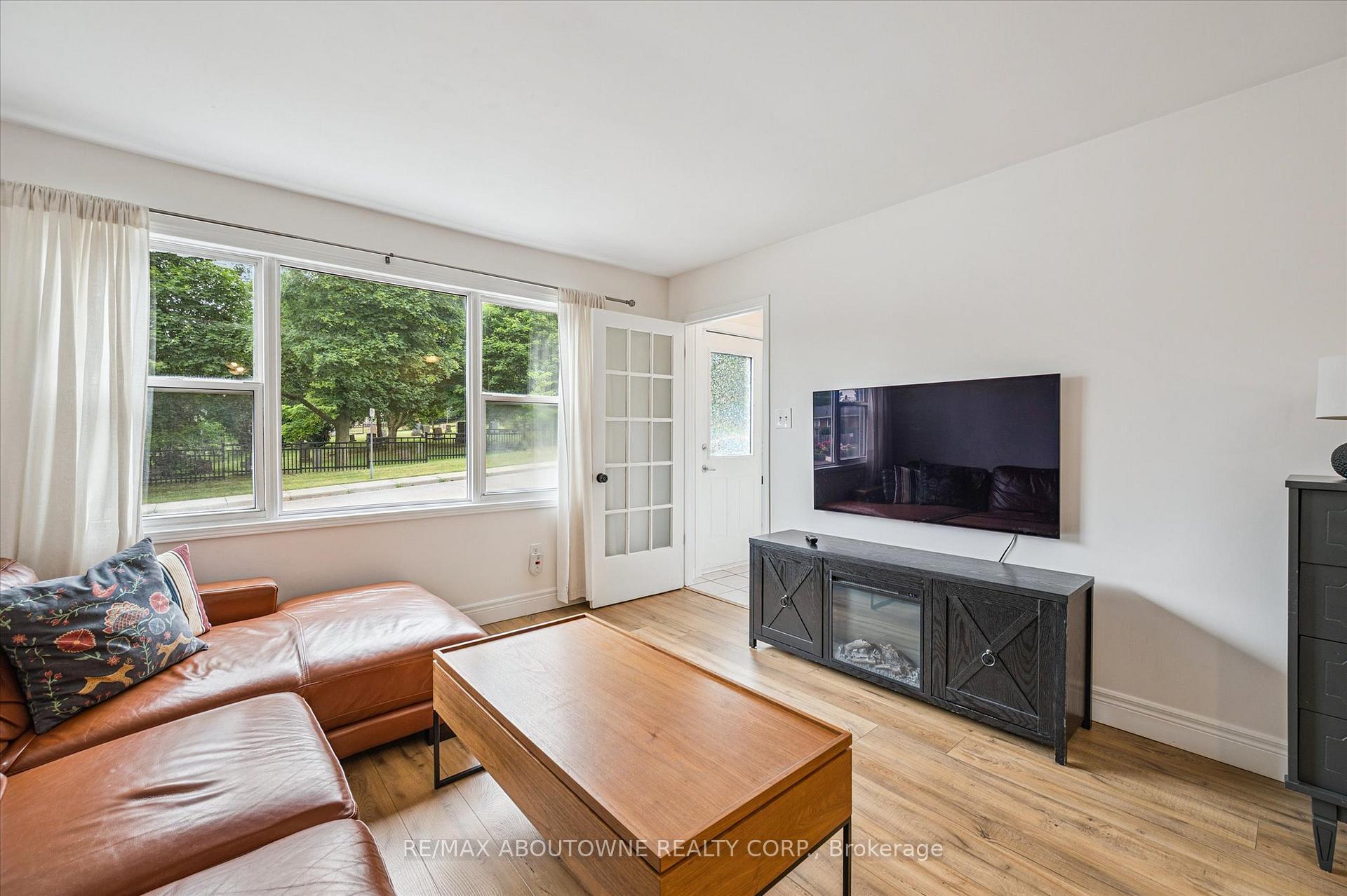 Photo 9 of 216 Bell Avenue, Hamilton, Bartonville — HOMEH