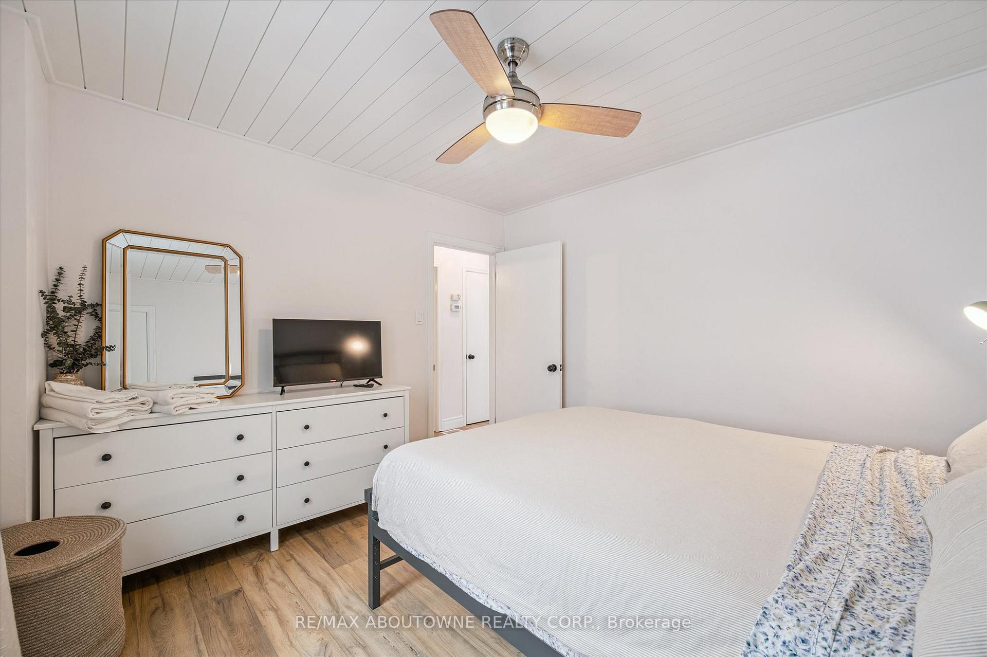 Photo 16 of 216 Bell Avenue, Hamilton, Bartonville — HOMEH