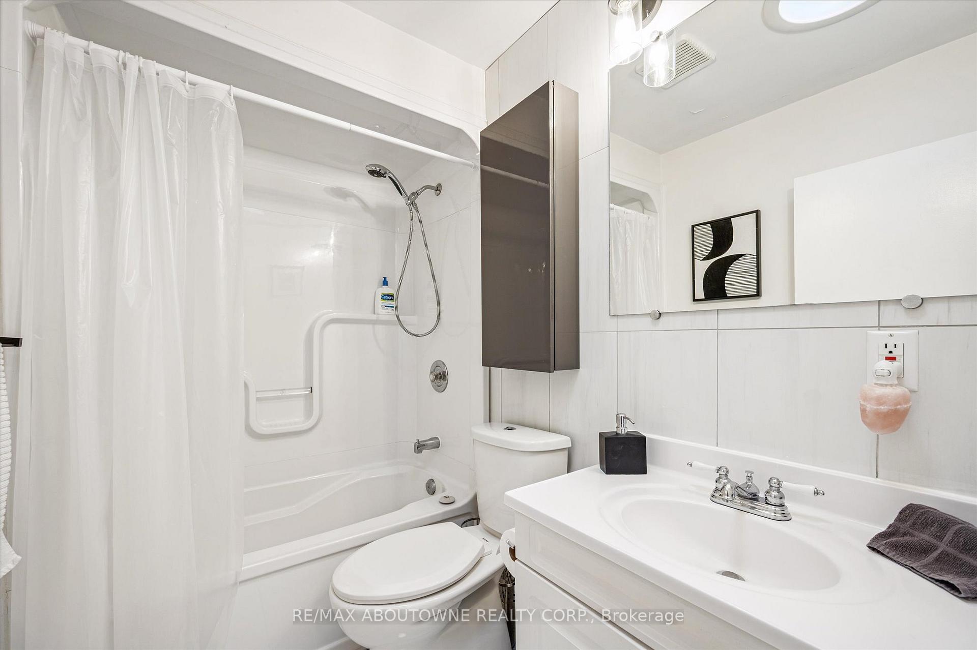 Photo 17 of 216 Bell Avenue, Hamilton, Bartonville — HOMEH