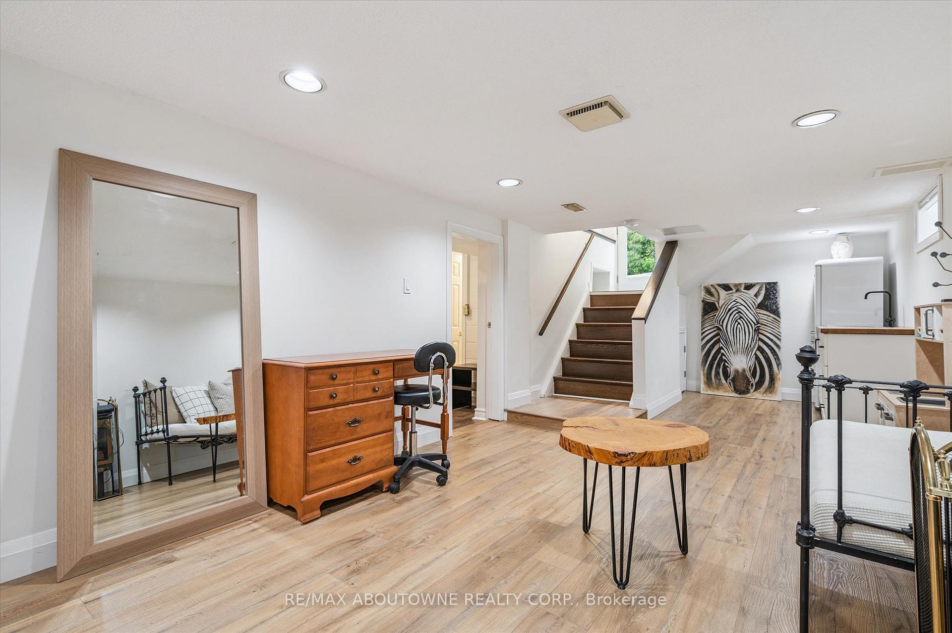 Photo 23 of 216 Bell Avenue, Hamilton, Bartonville — HOMEH
