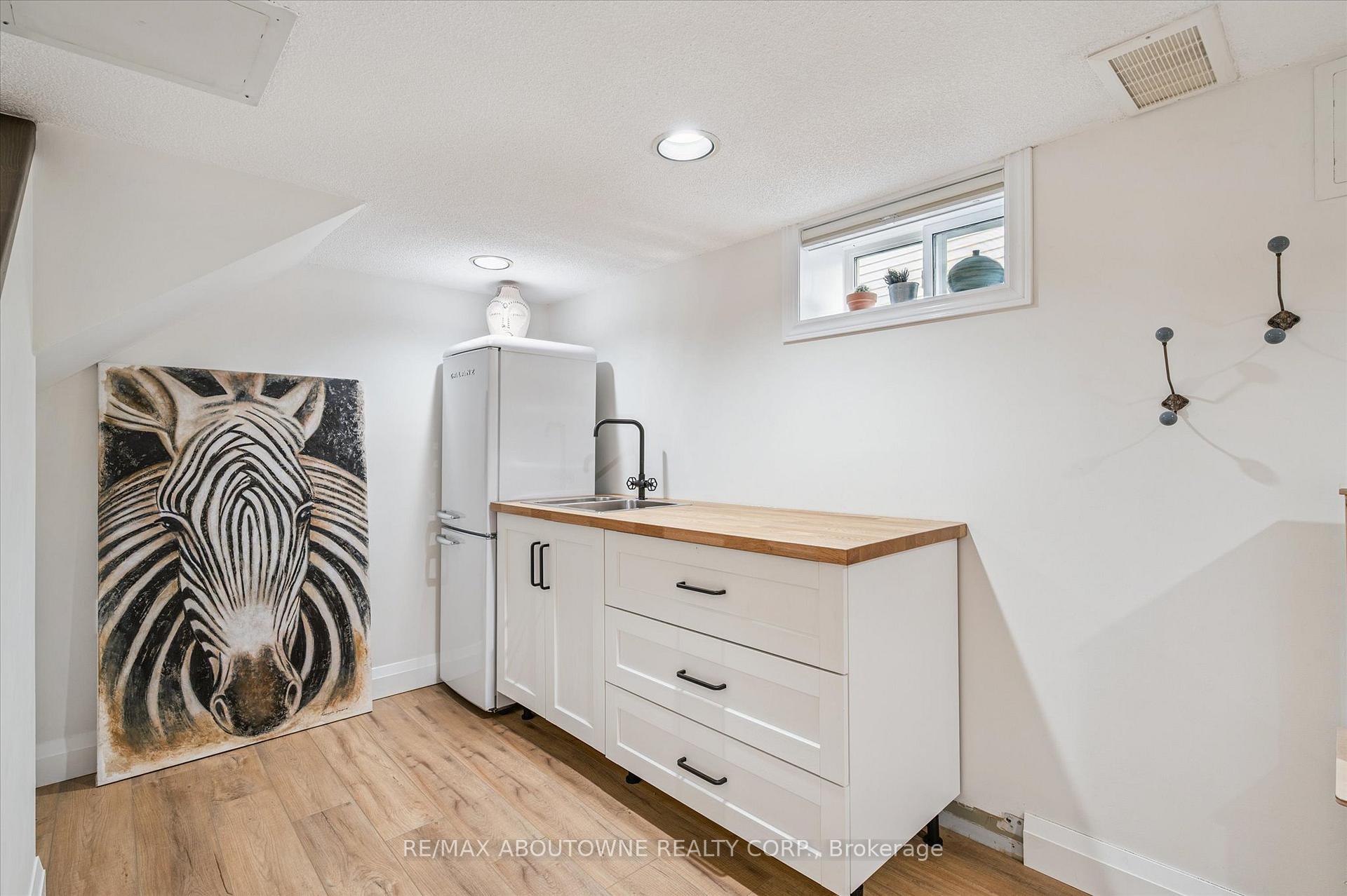 Photo 24 of 216 Bell Avenue, Hamilton, Bartonville — HOMEH