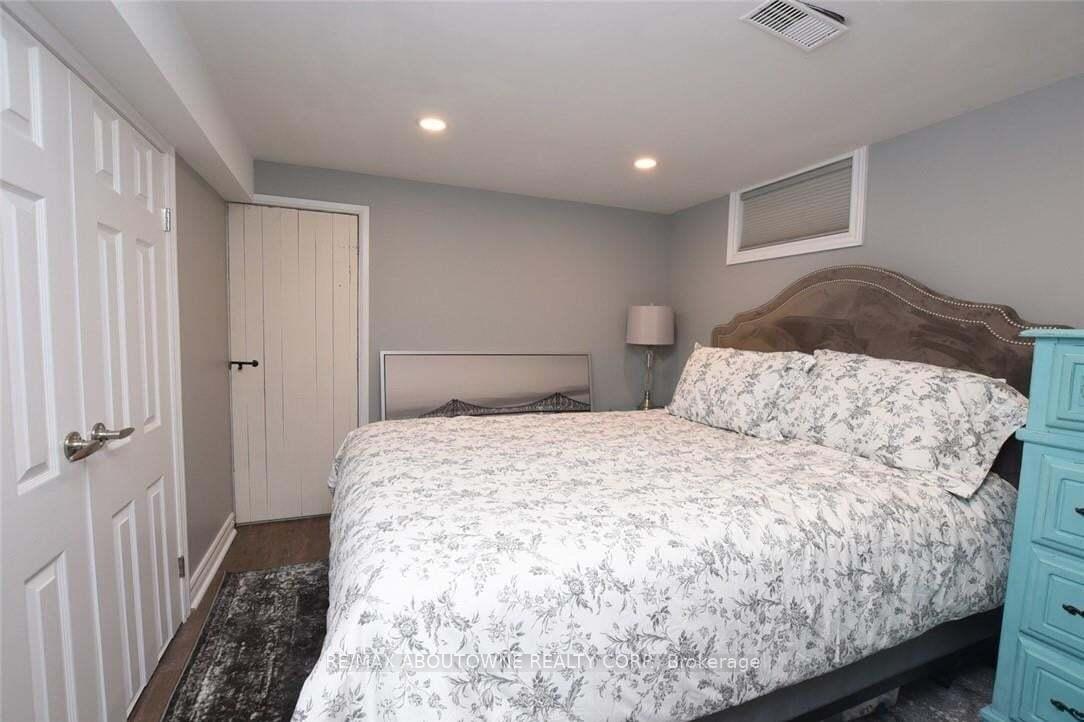 Photo 28 of 216 Bell Avenue, Hamilton, Bartonville — HOMEH