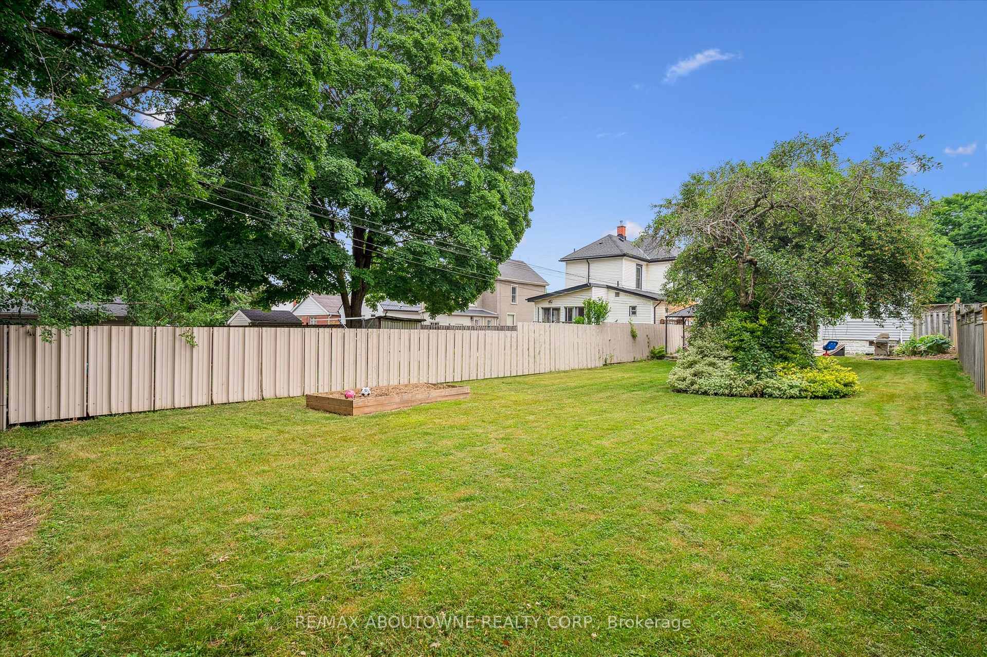 Photo 34 of 216 Bell Avenue, Hamilton, Bartonville — HOMEH