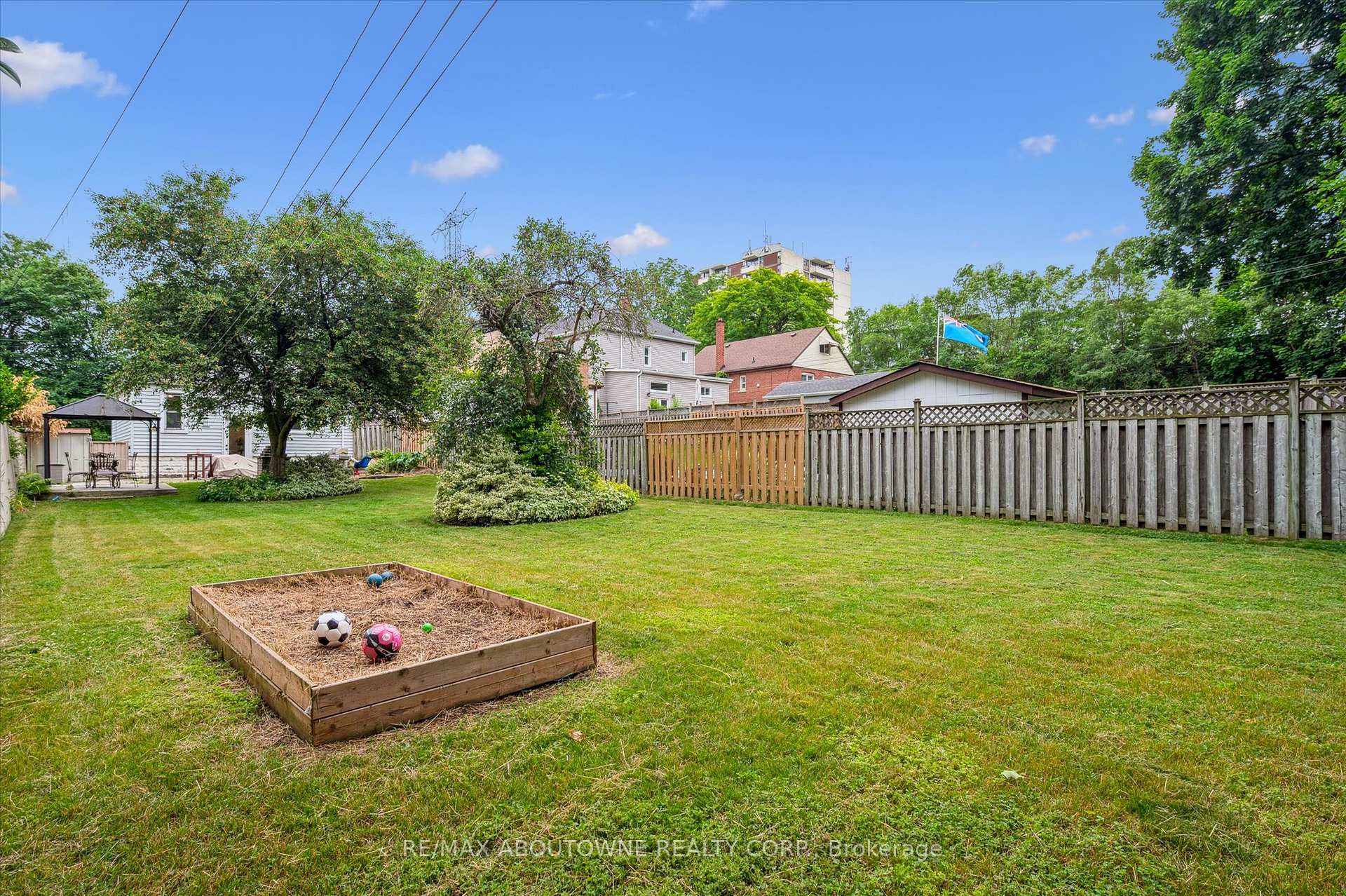 Photo 35 of 216 Bell Avenue, Hamilton, Bartonville — HOMEH