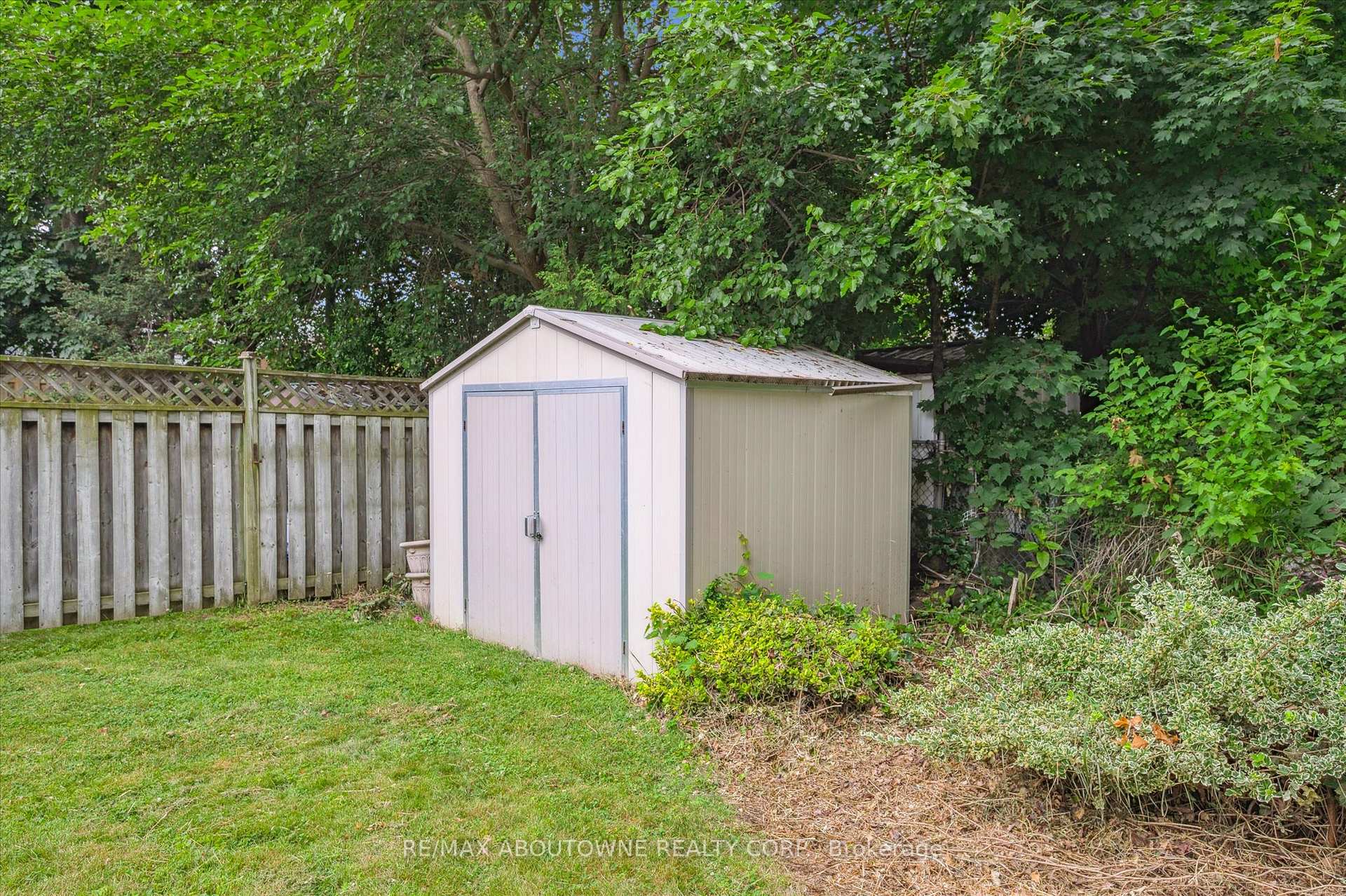 Photo 36 of 216 Bell Avenue, Hamilton, Bartonville — HOMEH