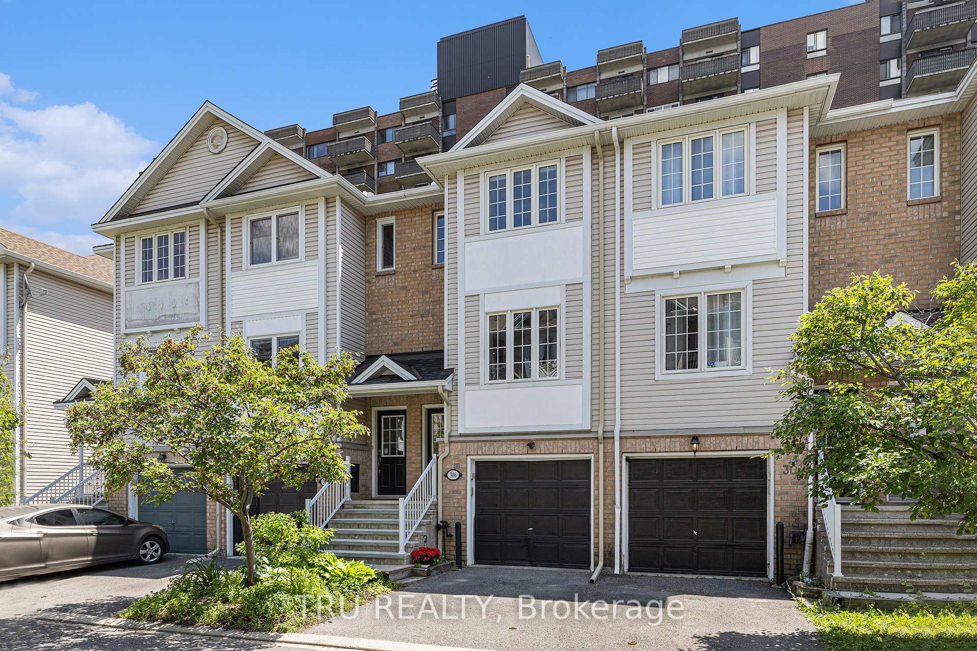 Photo 1 of 306 Gotham Private, Ottawa, Central Park — HOMEH