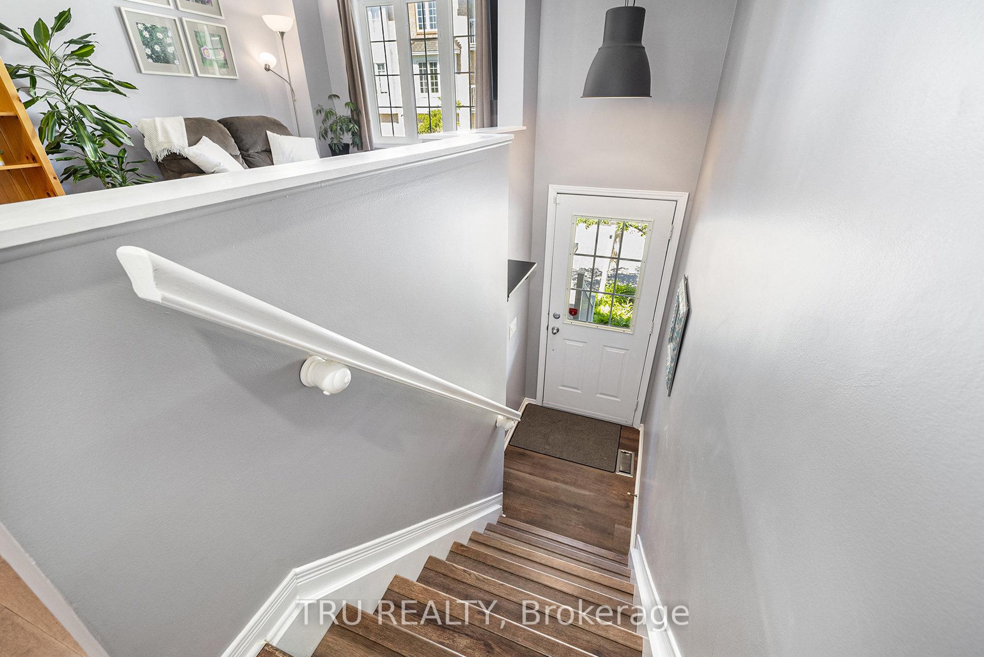 Photo 2 of 306 Gotham Private, Ottawa, Central Park — HOMEH