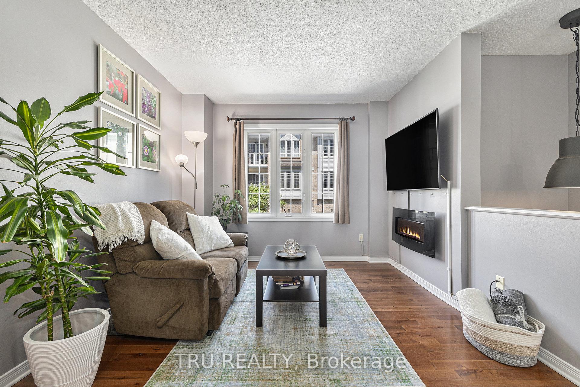 Photo 3 of 306 Gotham Private, Ottawa, Central Park — HOMEH