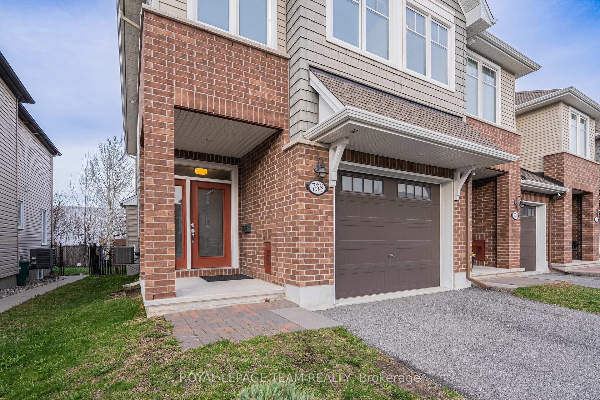 Photo 2 of 768 Cedar Creek Drive, Ottawa, Blossom Park/Kemp Park/Findlay Creek — HOMEH
