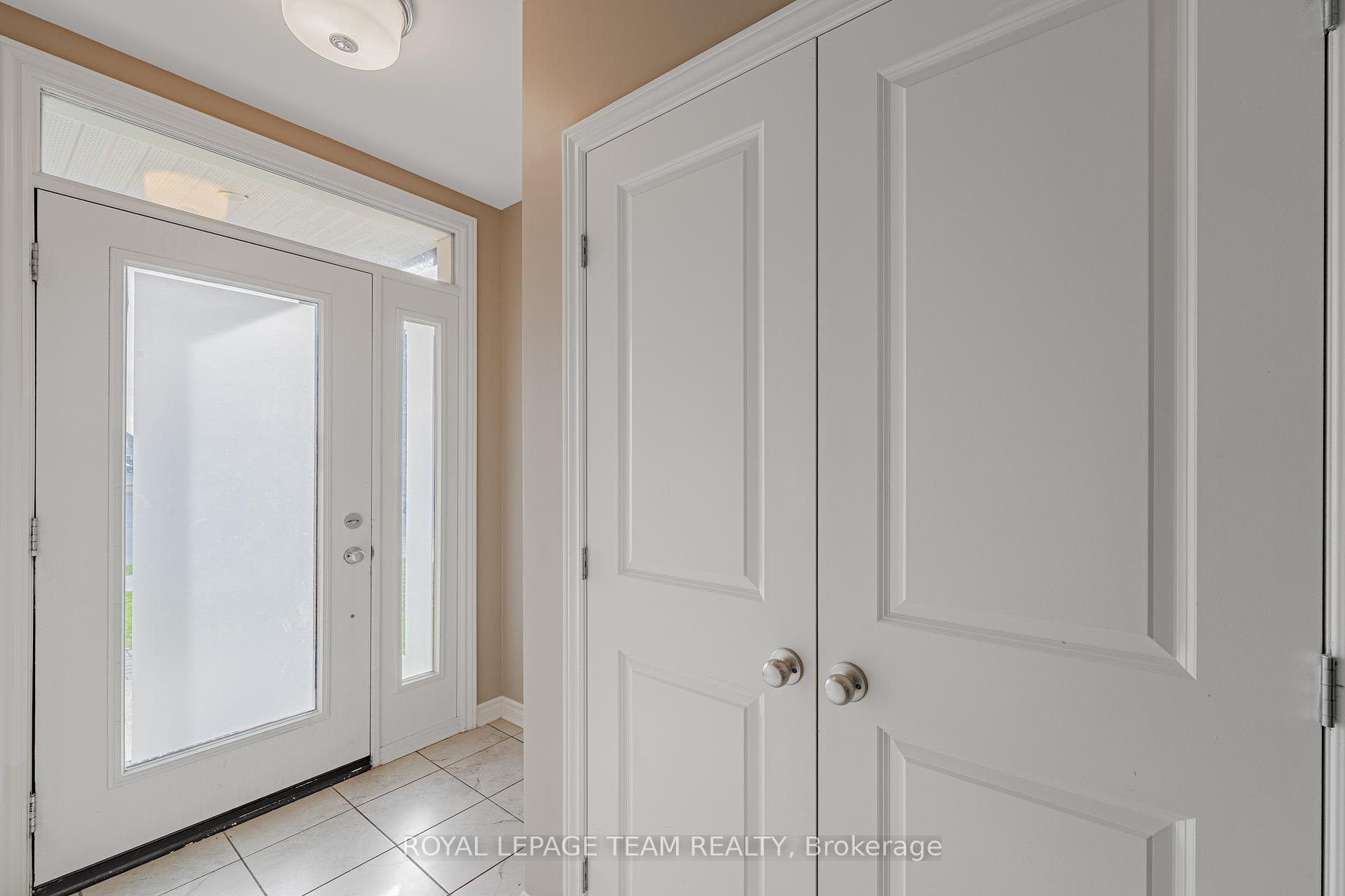 Photo 5 of 768 Cedar Creek Drive, Ottawa, Blossom Park/Kemp Park/Findlay Creek — HOMEH