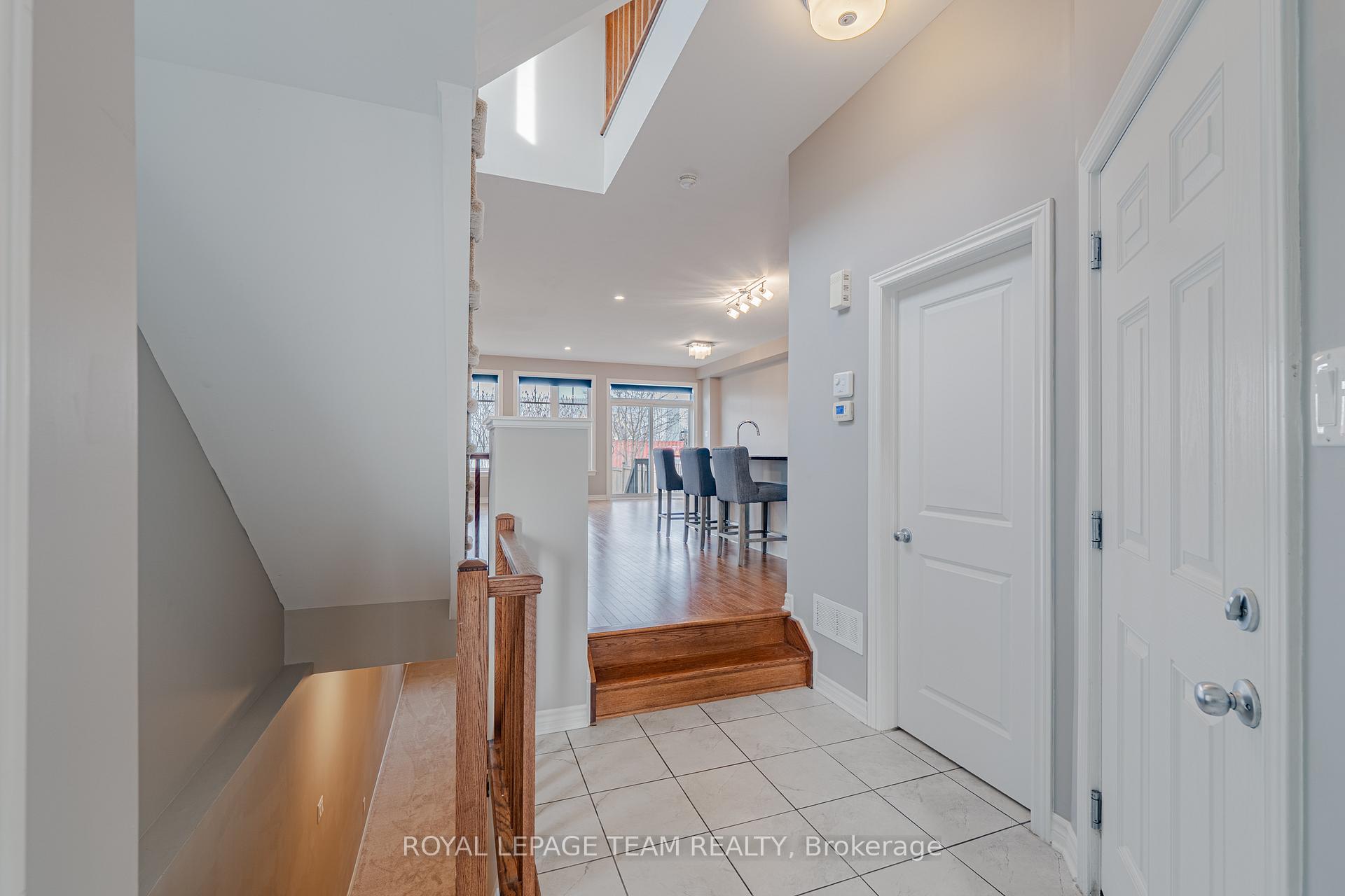 Photo 4 of 768 Cedar Creek Drive, Ottawa, Blossom Park/Kemp Park/Findlay Creek — HOMEH