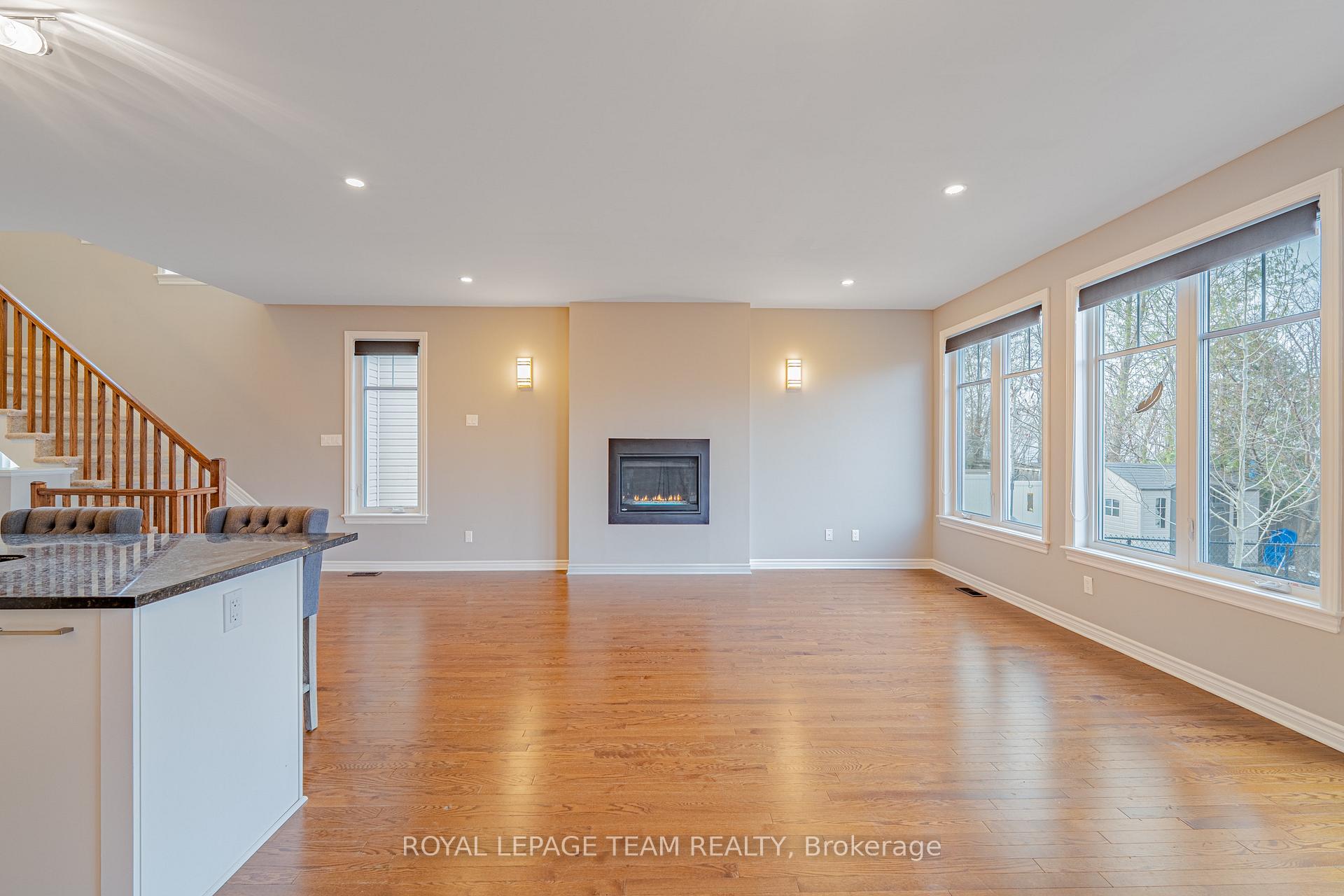 Photo 12 of 768 Cedar Creek Drive, Ottawa, Blossom Park/Kemp Park/Findlay Creek — HOMEH