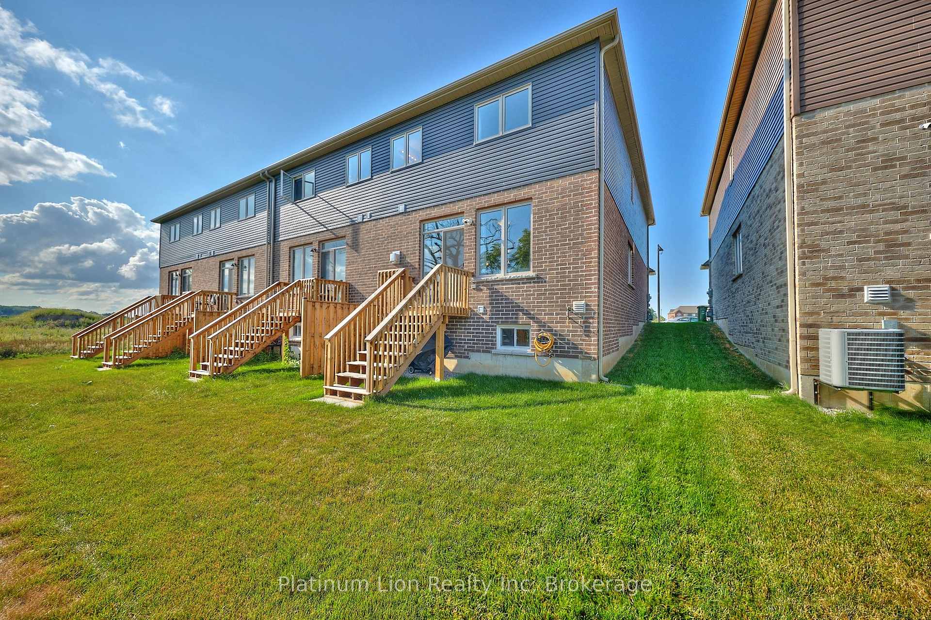 Photo 35 of 73 Lloyd Davies Way, Hamilton, Rural Glanbrook — HOMEH