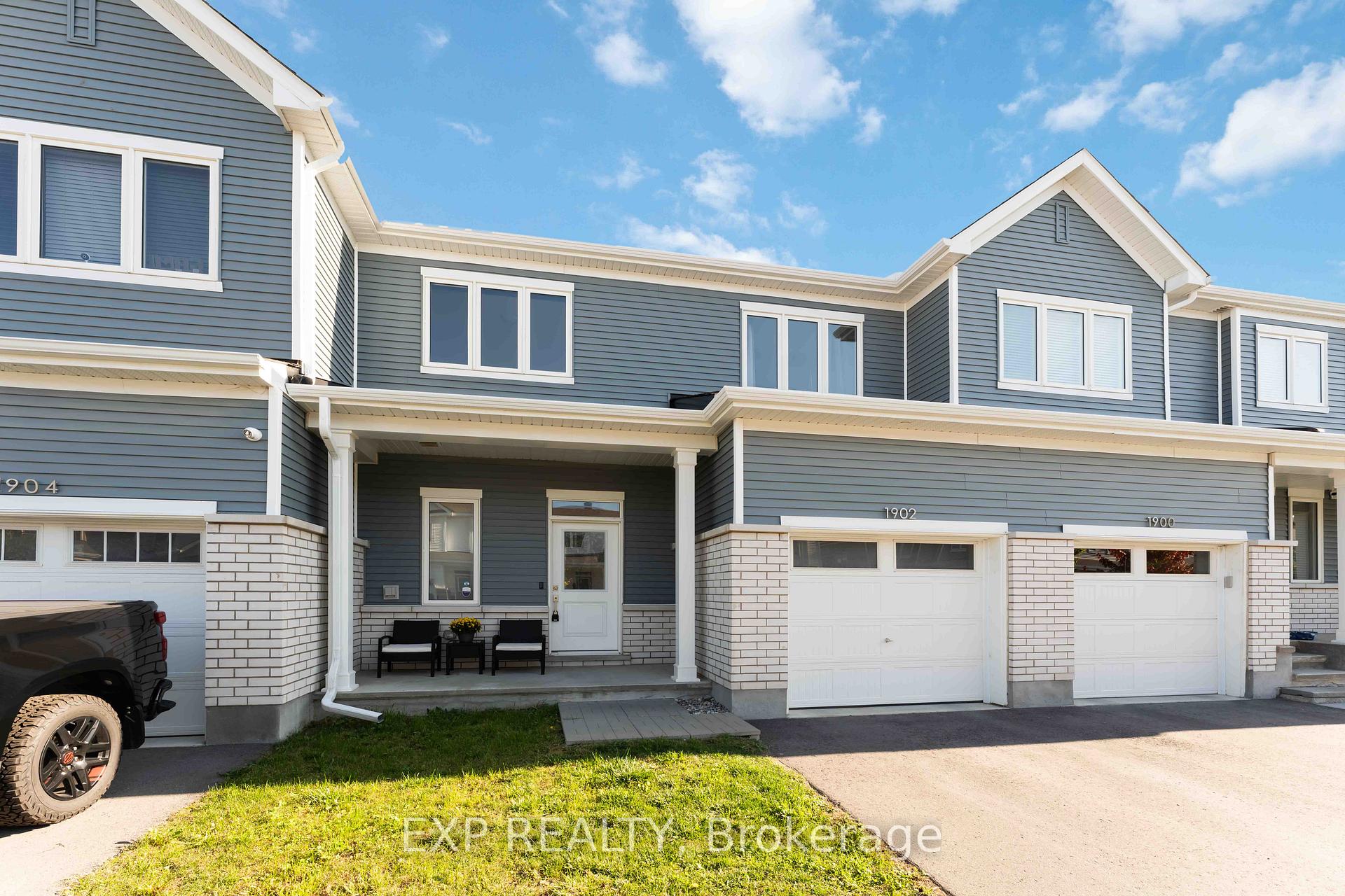 Photo 2 of 1902 Haiku Street, Ottawa, Barrhaven - Half Moon Bay — HOMEH
