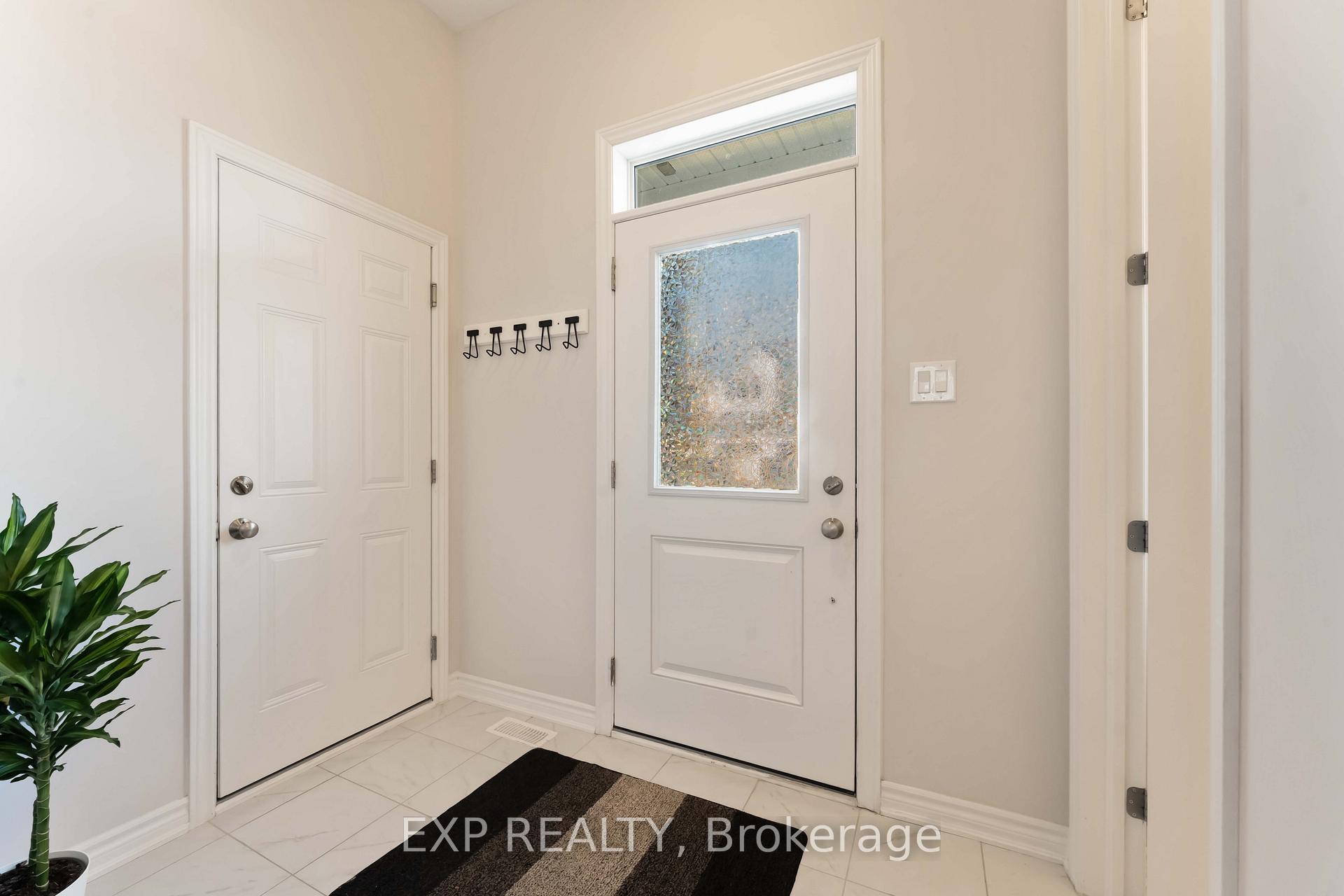 Photo 3 of 1902 Haiku Street, Ottawa, Barrhaven - Half Moon Bay — HOMEH