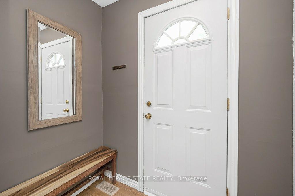 Photo 4 of 891 Garth Street, Hamilton, Buchanan — HOMEH