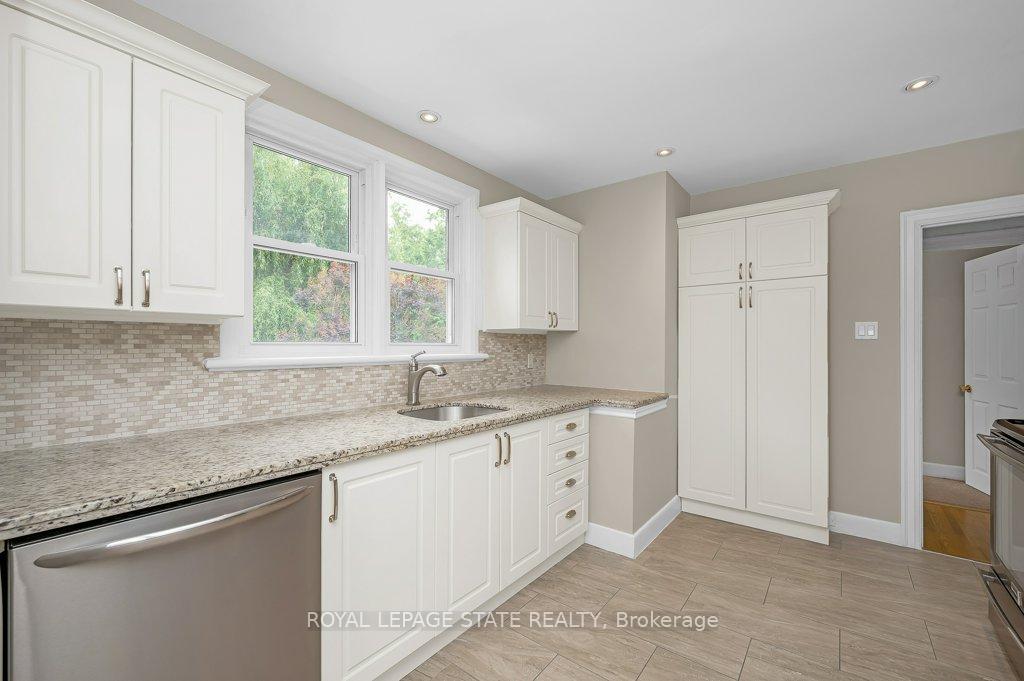 Photo 12 of 891 Garth Street, Hamilton, Buchanan — HOMEH