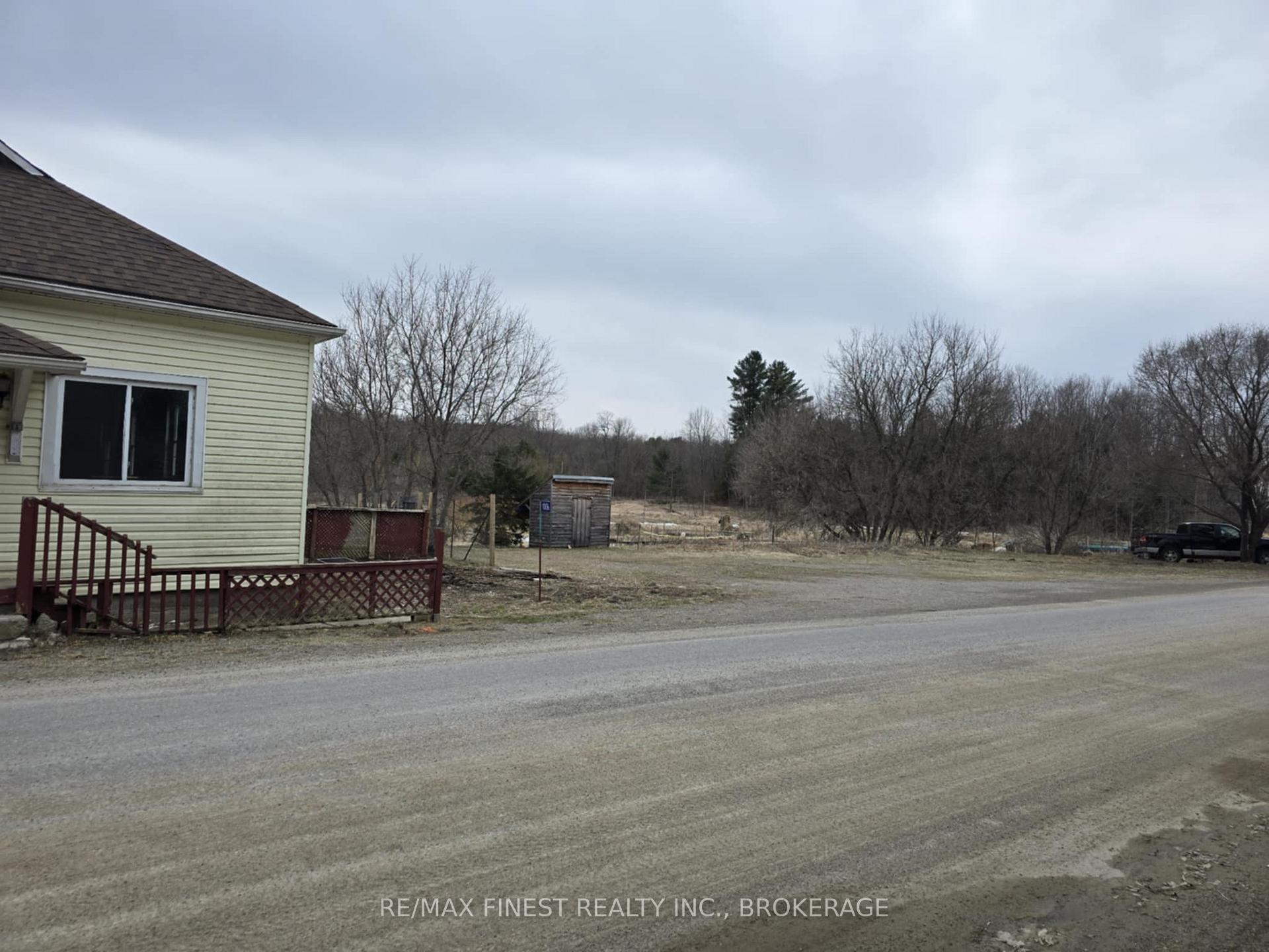 Photo 6 of 1009 A&B Elm Tree Road, Frontenac, Frontenac Centre — HOMEH