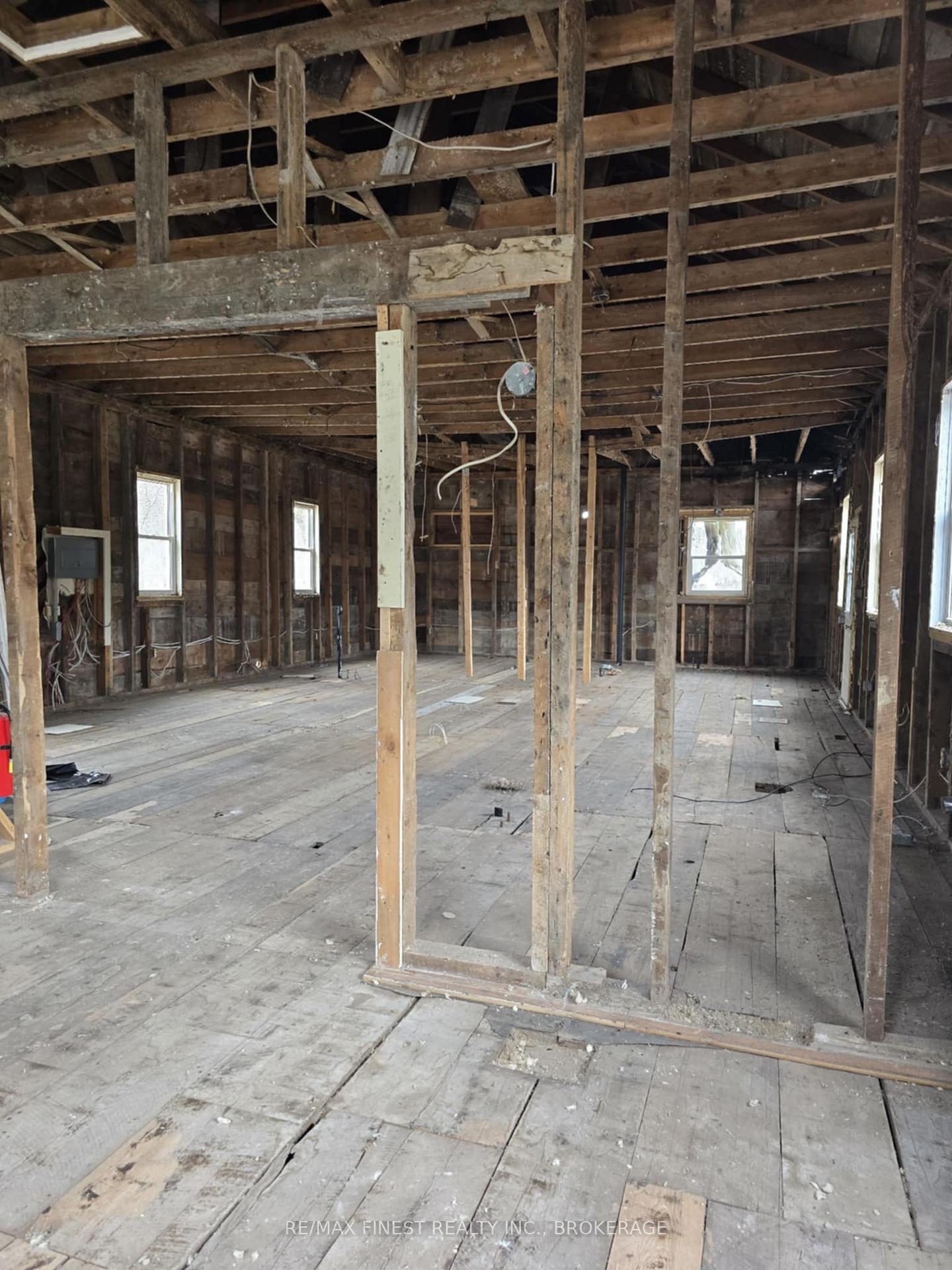 Photo 10 of 1009 A&B Elm Tree Road, Frontenac, Frontenac Centre — HOMEH