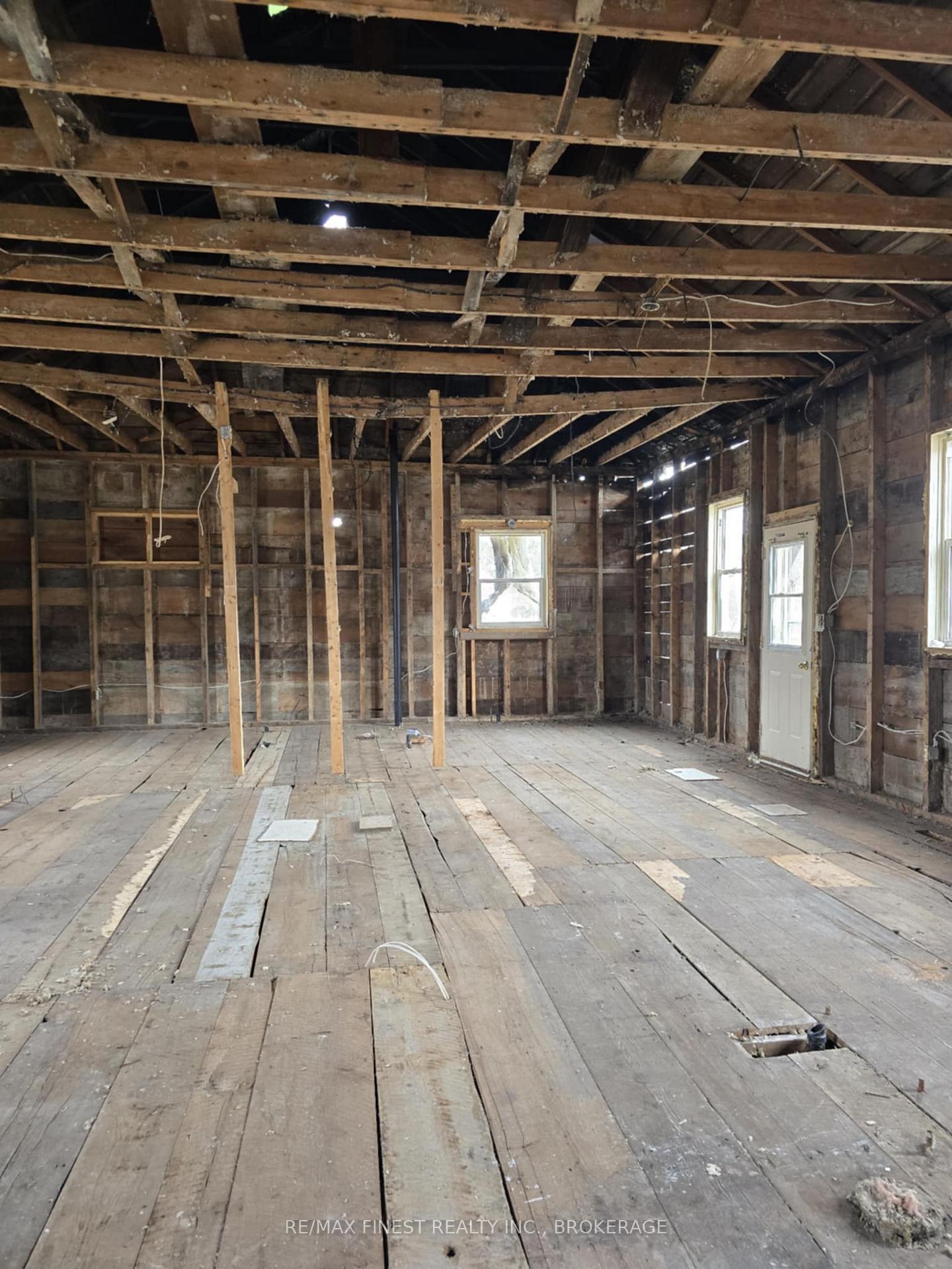 Photo 22 of 1009 A&B Elm Tree Road, Frontenac, Frontenac Centre — HOMEH