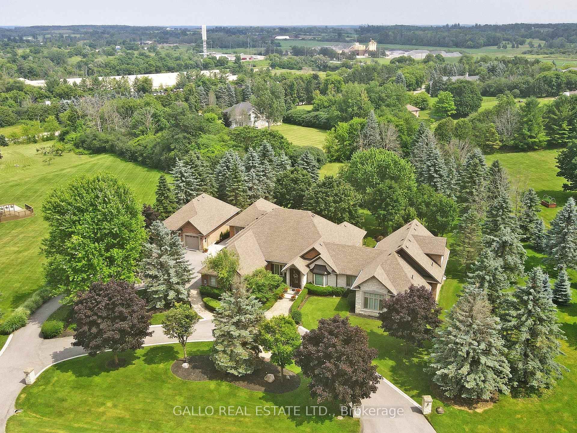 Photo 1 of 56 Offord Crescent, Aurora, Bayview Southeast — HOMEH