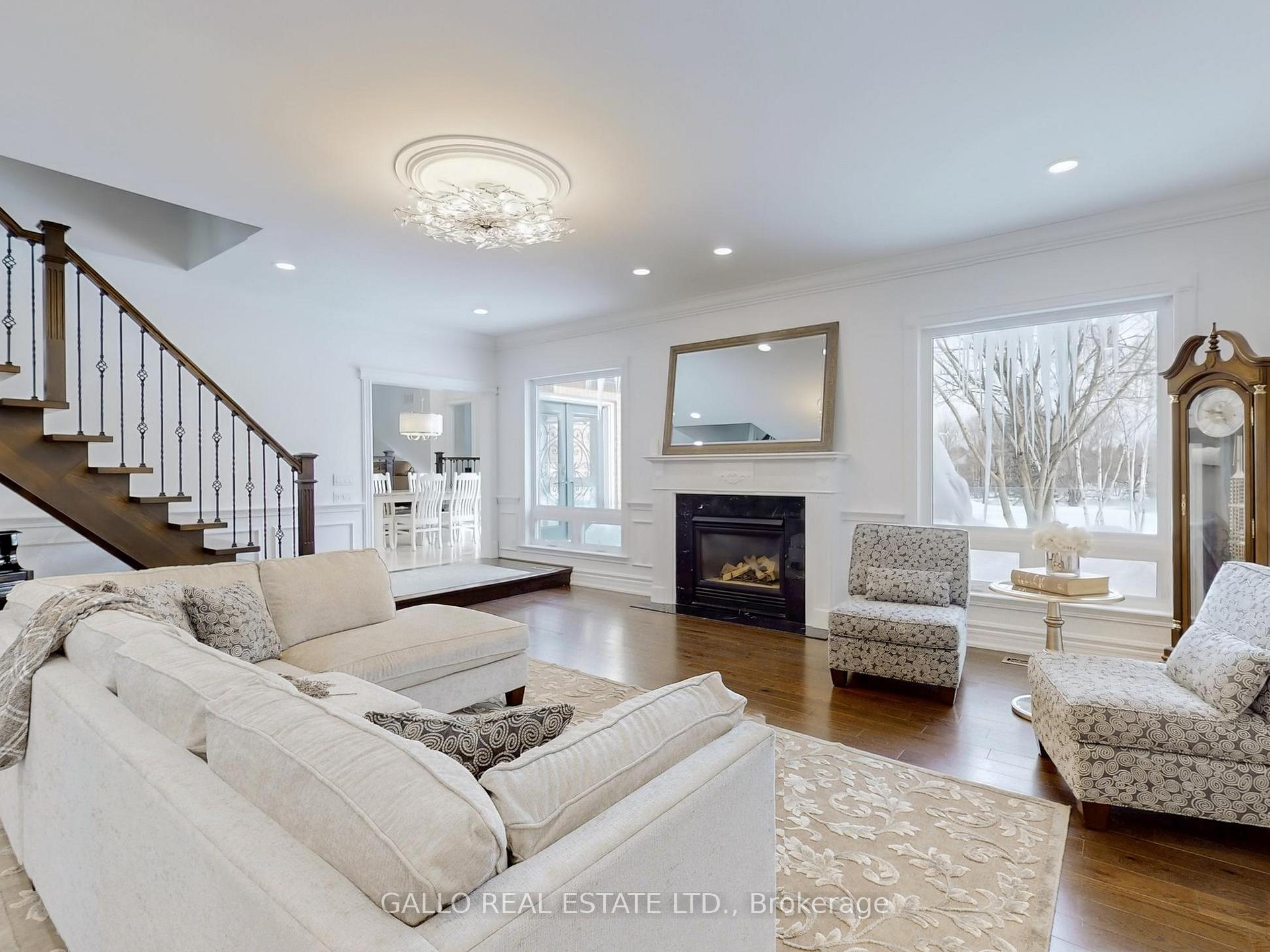 Photo 7 of 56 Offord Crescent, Aurora, Bayview Southeast — HOMEH