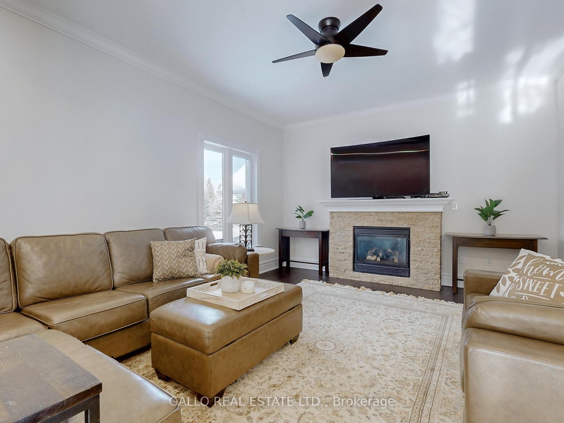 Photo 16 of 56 Offord Crescent, Aurora, Bayview Southeast — HOMEH