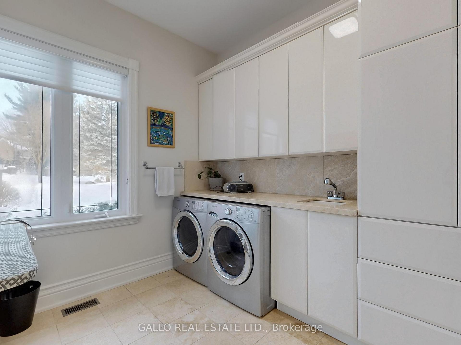 Photo 37 of 56 Offord Crescent, Aurora, Bayview Southeast — HOMEH