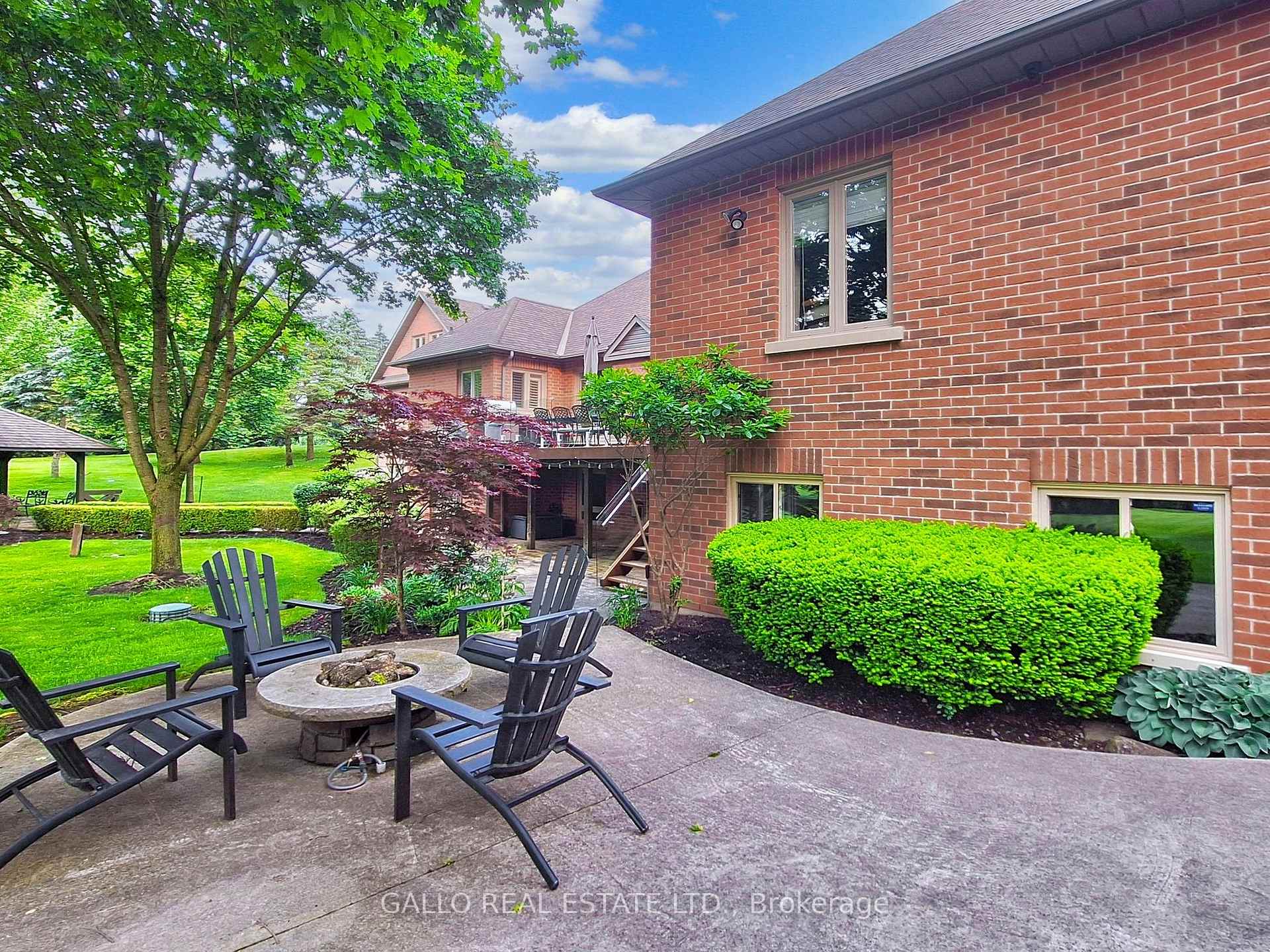 Photo 40 of 56 Offord Crescent, Aurora, Bayview Southeast — HOMEH