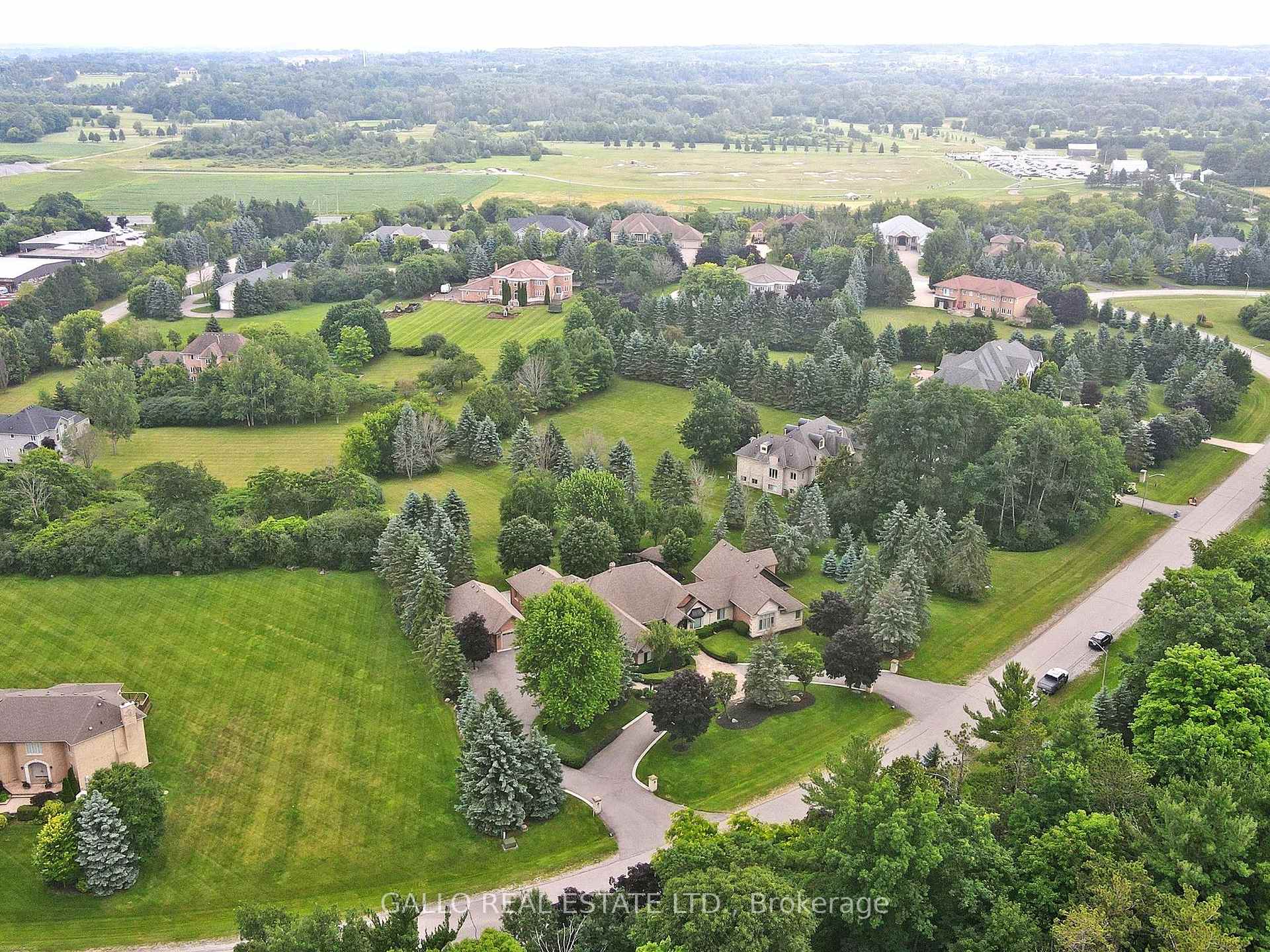 Photo 43 of 56 Offord Crescent, Aurora, Bayview Southeast — HOMEH