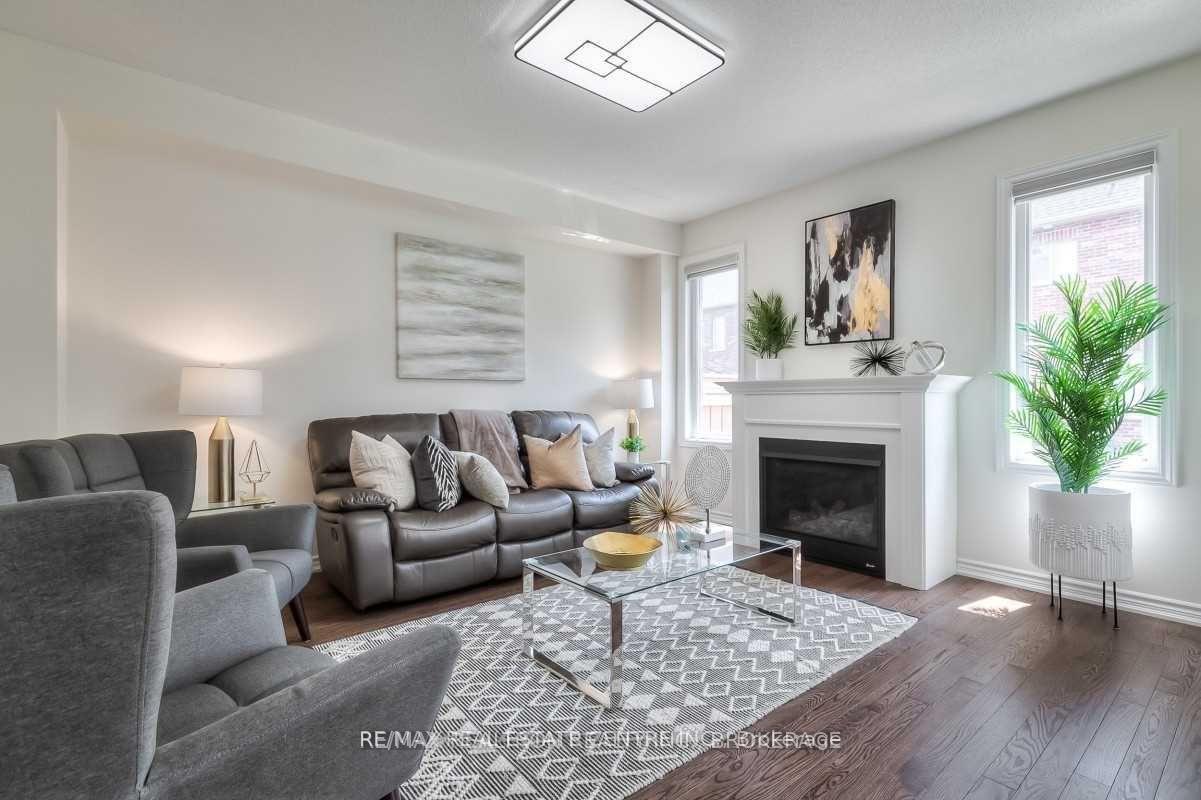 Photo 5 of 100 Workmens Circle, Ajax, Northwest Ajax — HOMEH