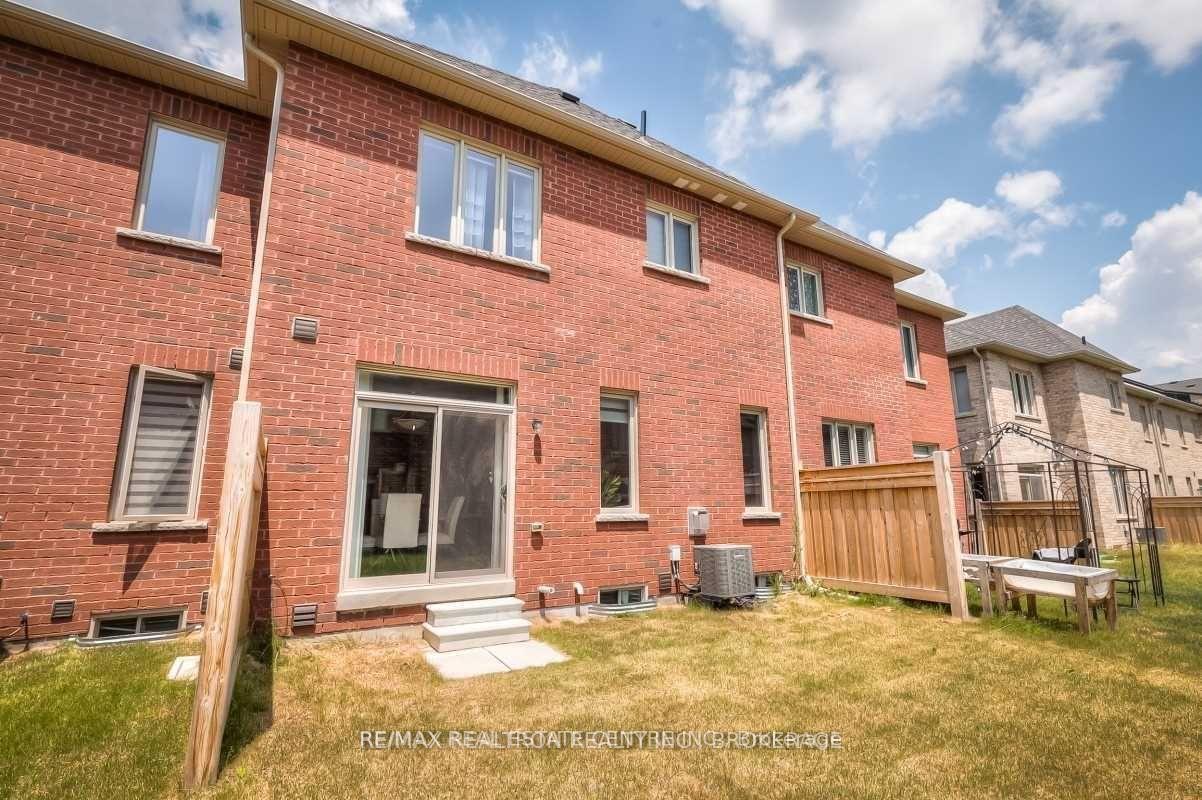 Photo 16 of 100 Workmens Circle, Ajax, Northwest Ajax — HOMEH