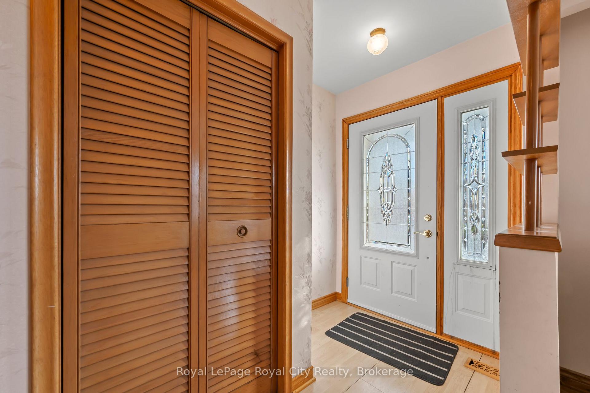 Photo 4 of 65 Balmoral Drive, Guelph, Riverside Park — HOMEH