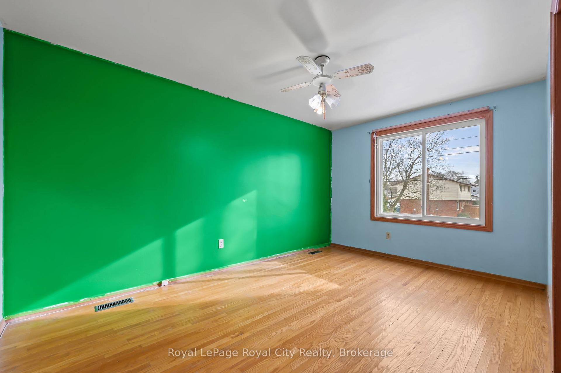 Photo 13 of 65 Balmoral Drive, Guelph, Riverside Park — HOMEH