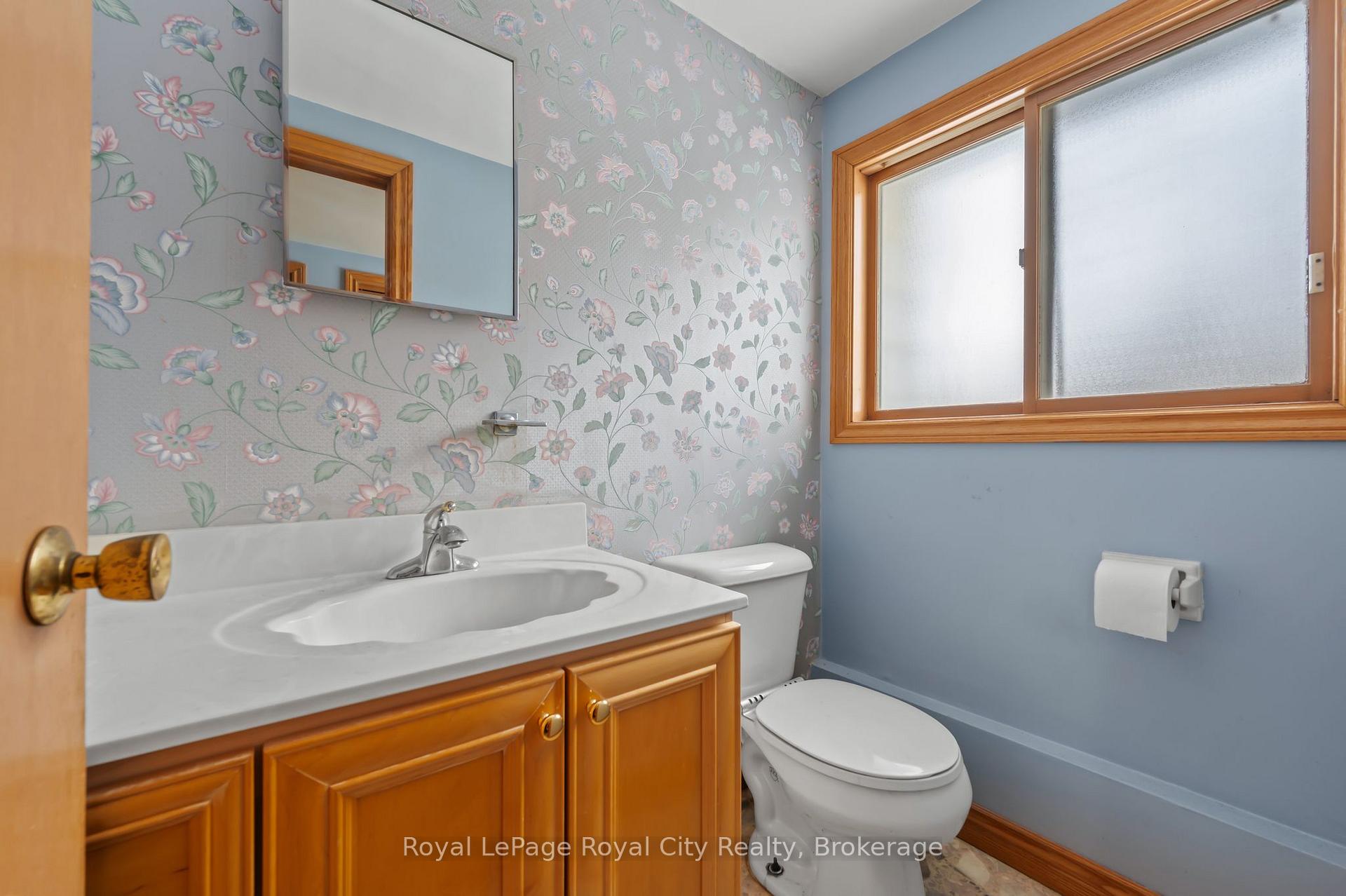 Photo 17 of 65 Balmoral Drive, Guelph, Riverside Park — HOMEH