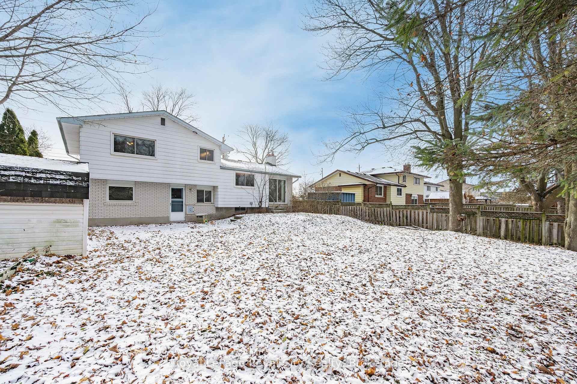 Photo 25 of 65 Balmoral Drive, Guelph, Riverside Park — HOMEH