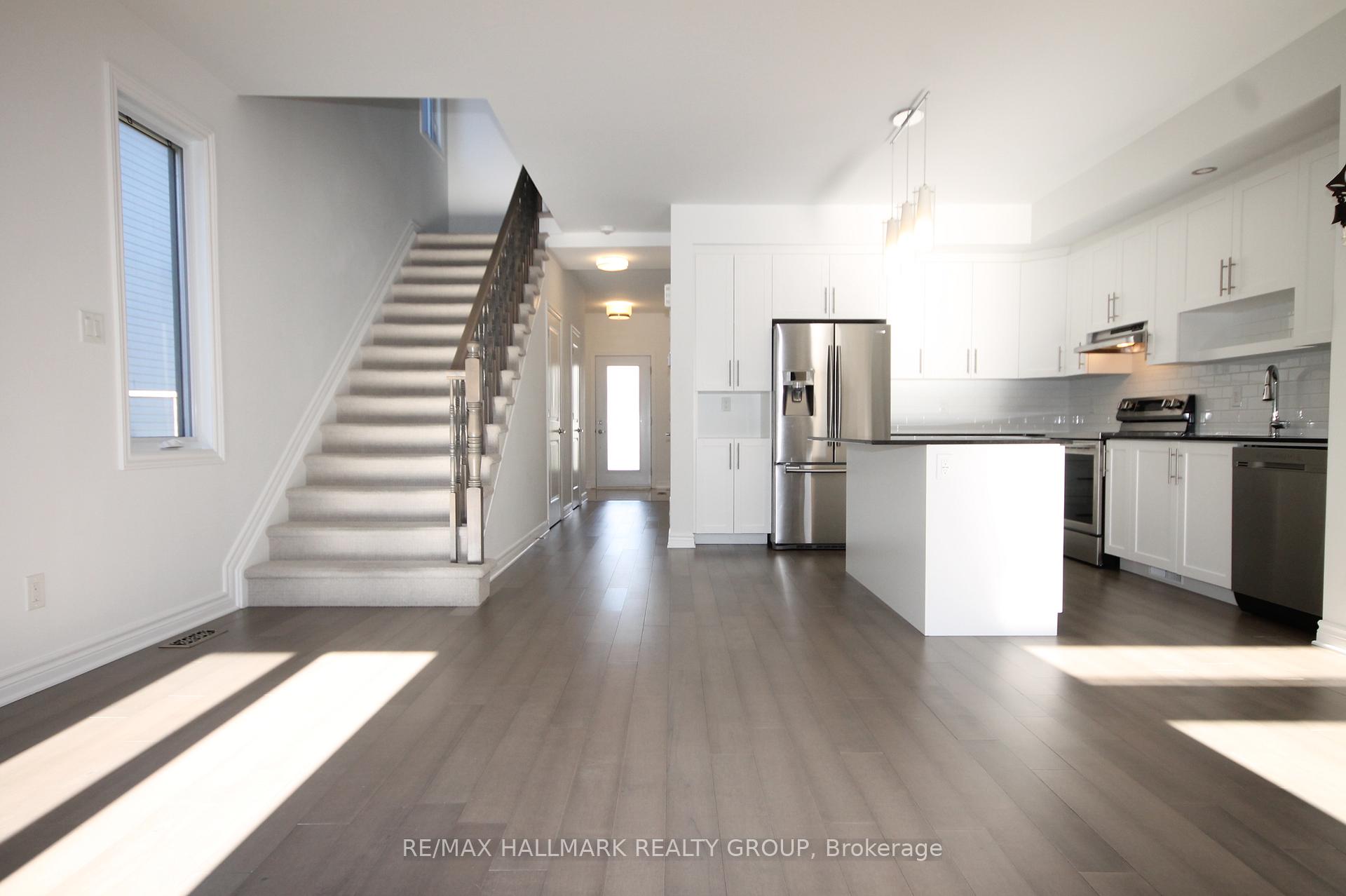 Photo 3 of 280 Munro Street, Carleton Place — HOMEH