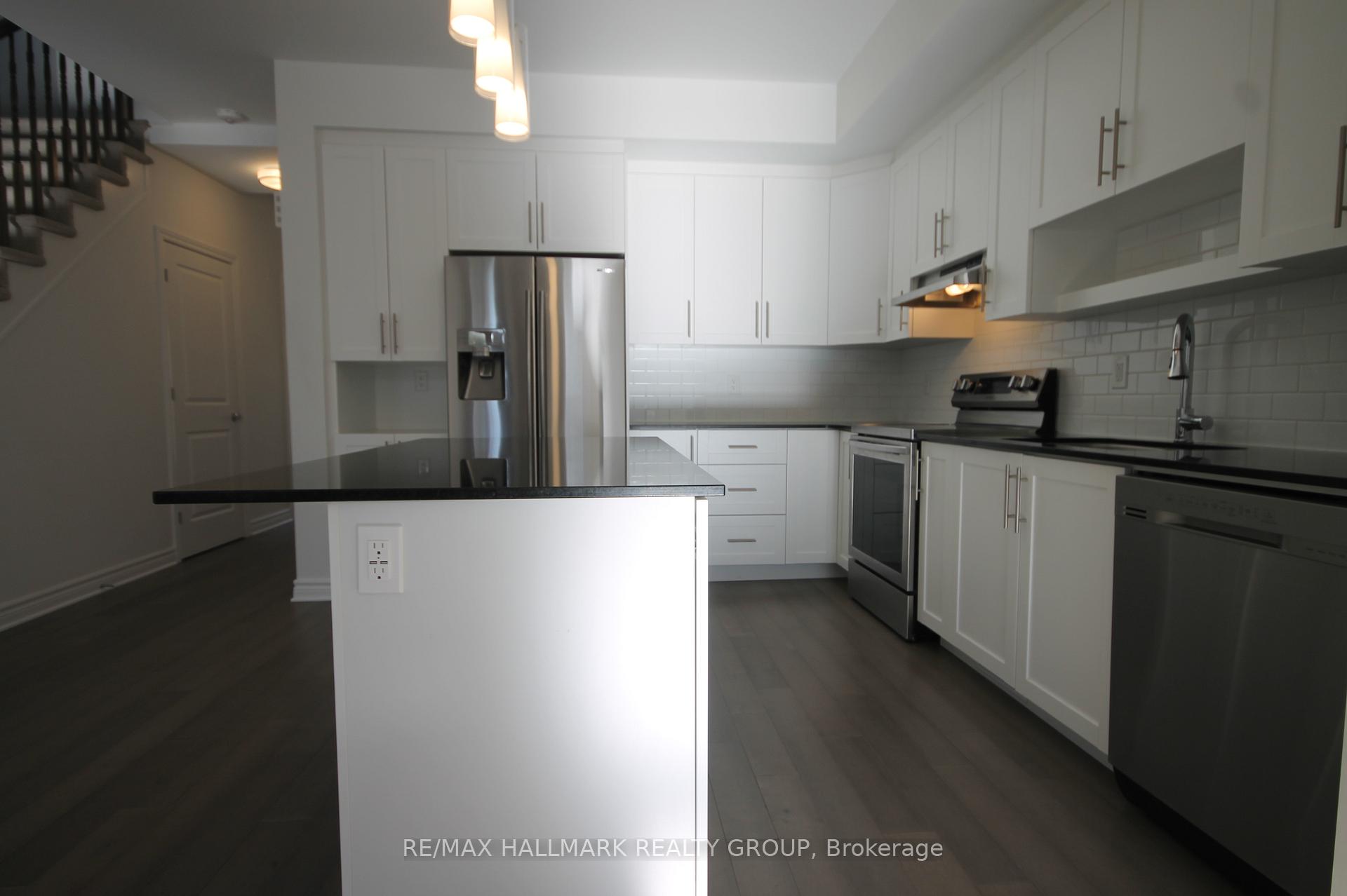 Photo 4 of 280 Munro Street, Carleton Place — HOMEH
