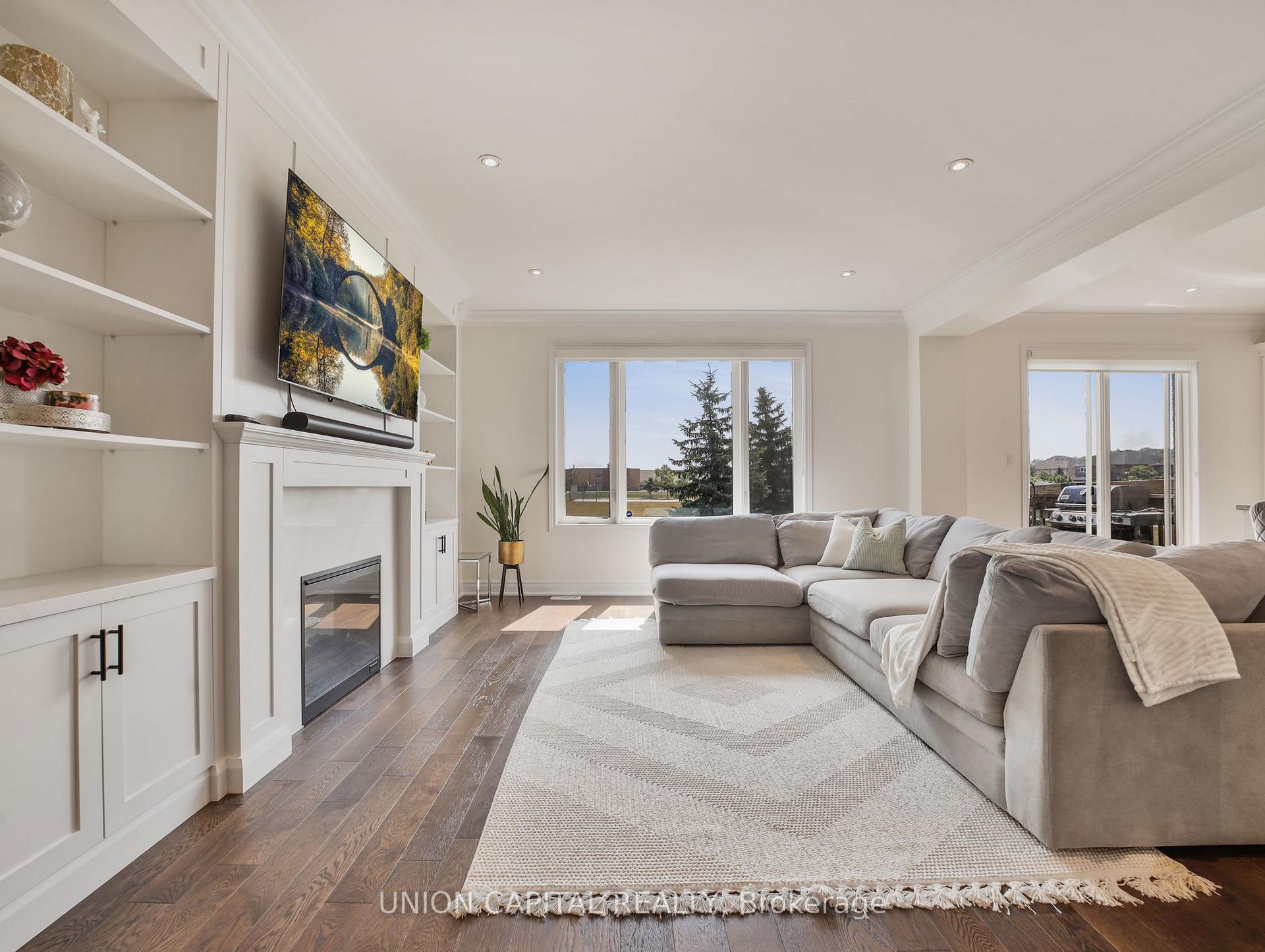 Photo 4 of 26 Hampshire Place, Hamilton, Stoney Creek Mountain — HOMEH