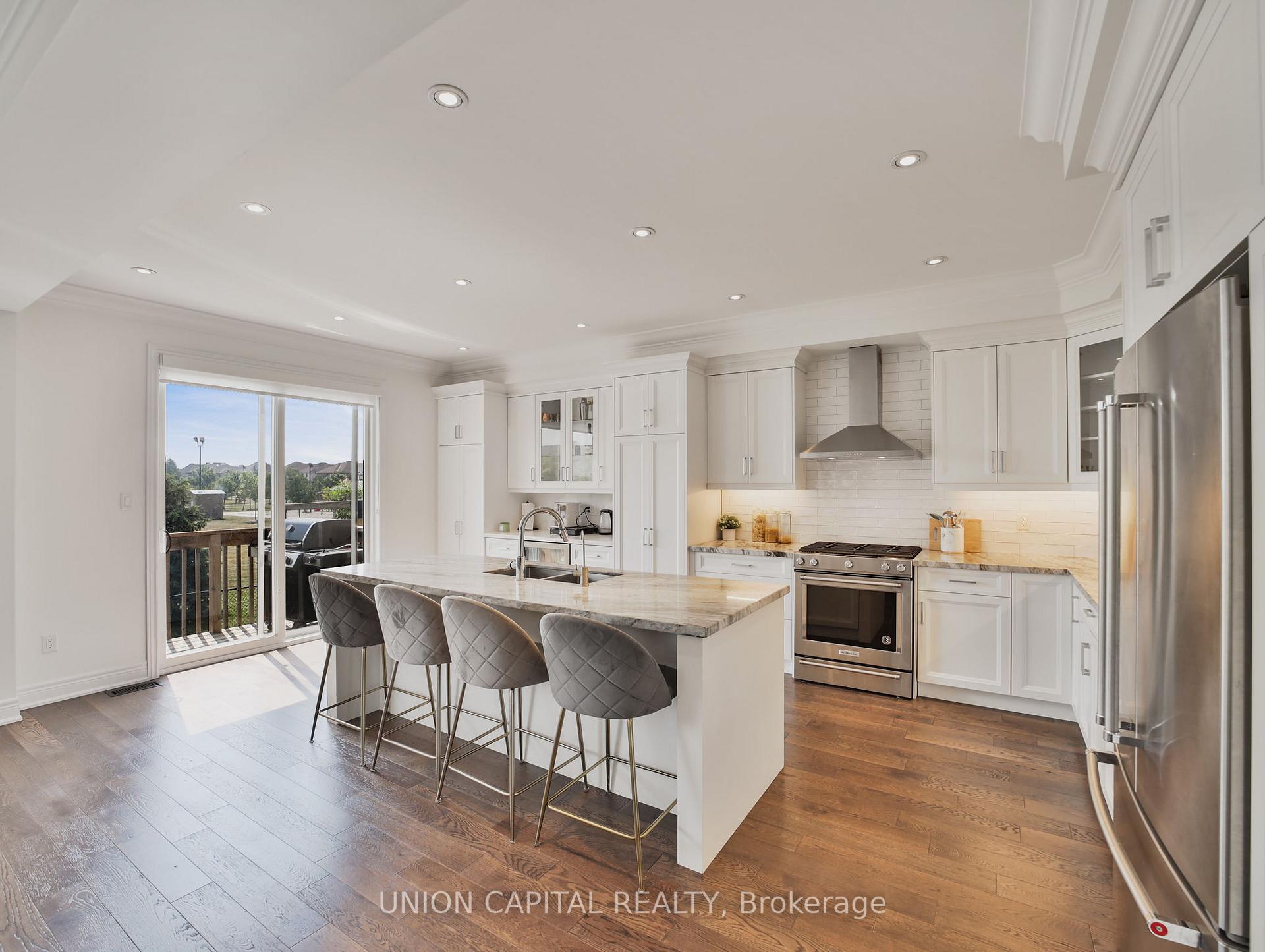 Photo 5 of 26 Hampshire Place, Hamilton, Stoney Creek Mountain — HOMEH