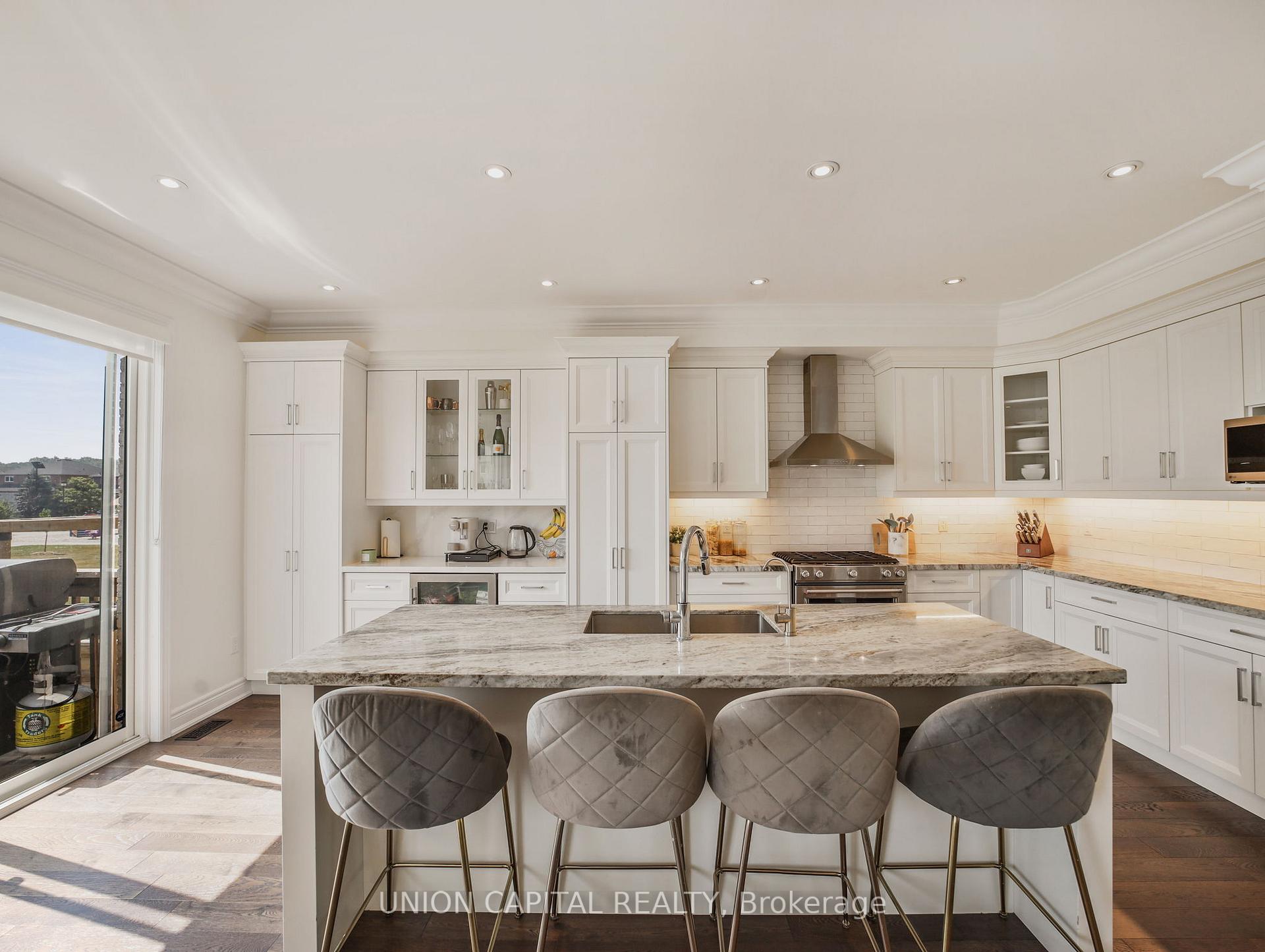 Photo 8 of 26 Hampshire Place, Hamilton, Stoney Creek Mountain — HOMEH