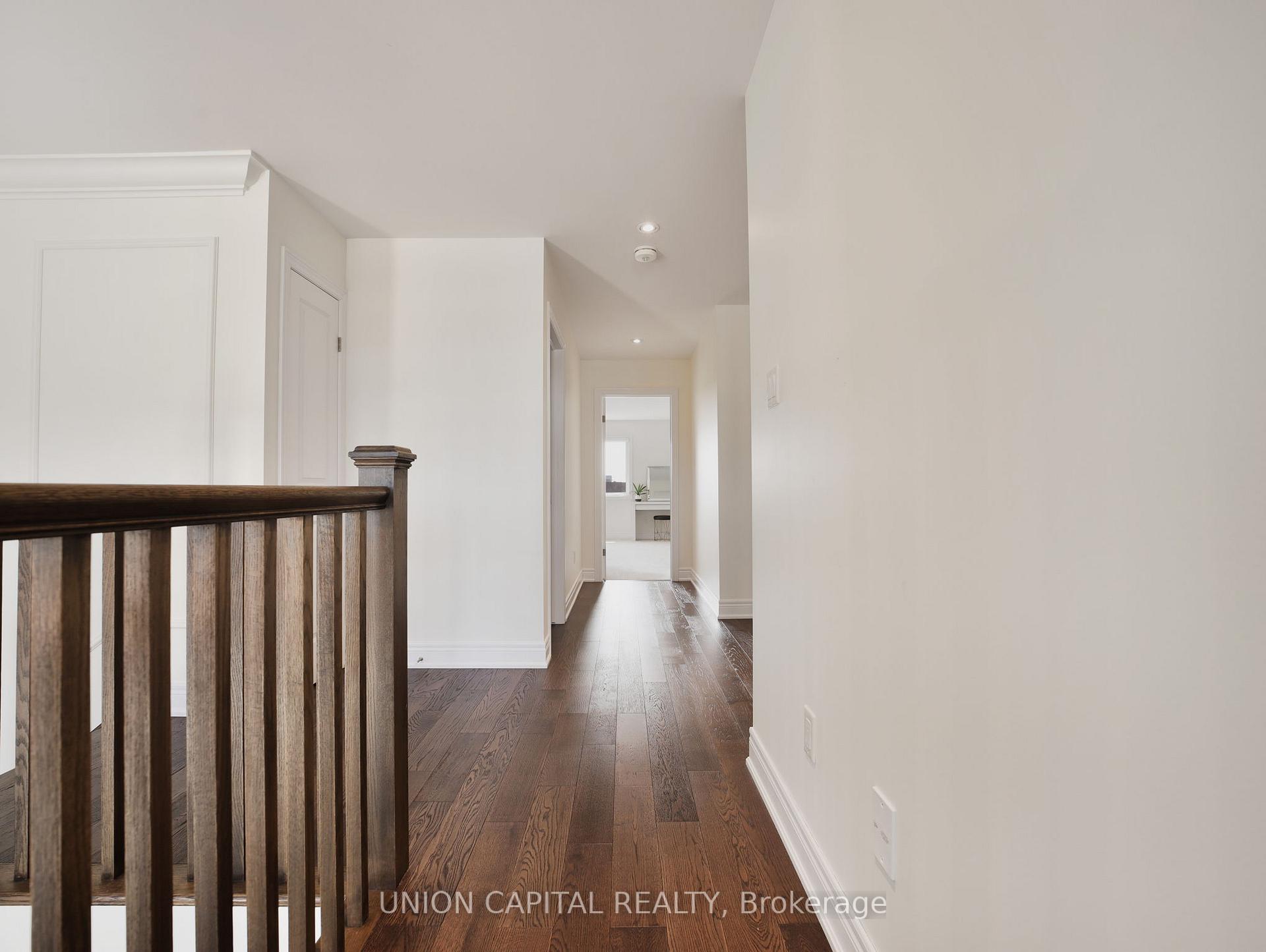 Photo 14 of 26 Hampshire Place, Hamilton, Stoney Creek Mountain — HOMEH